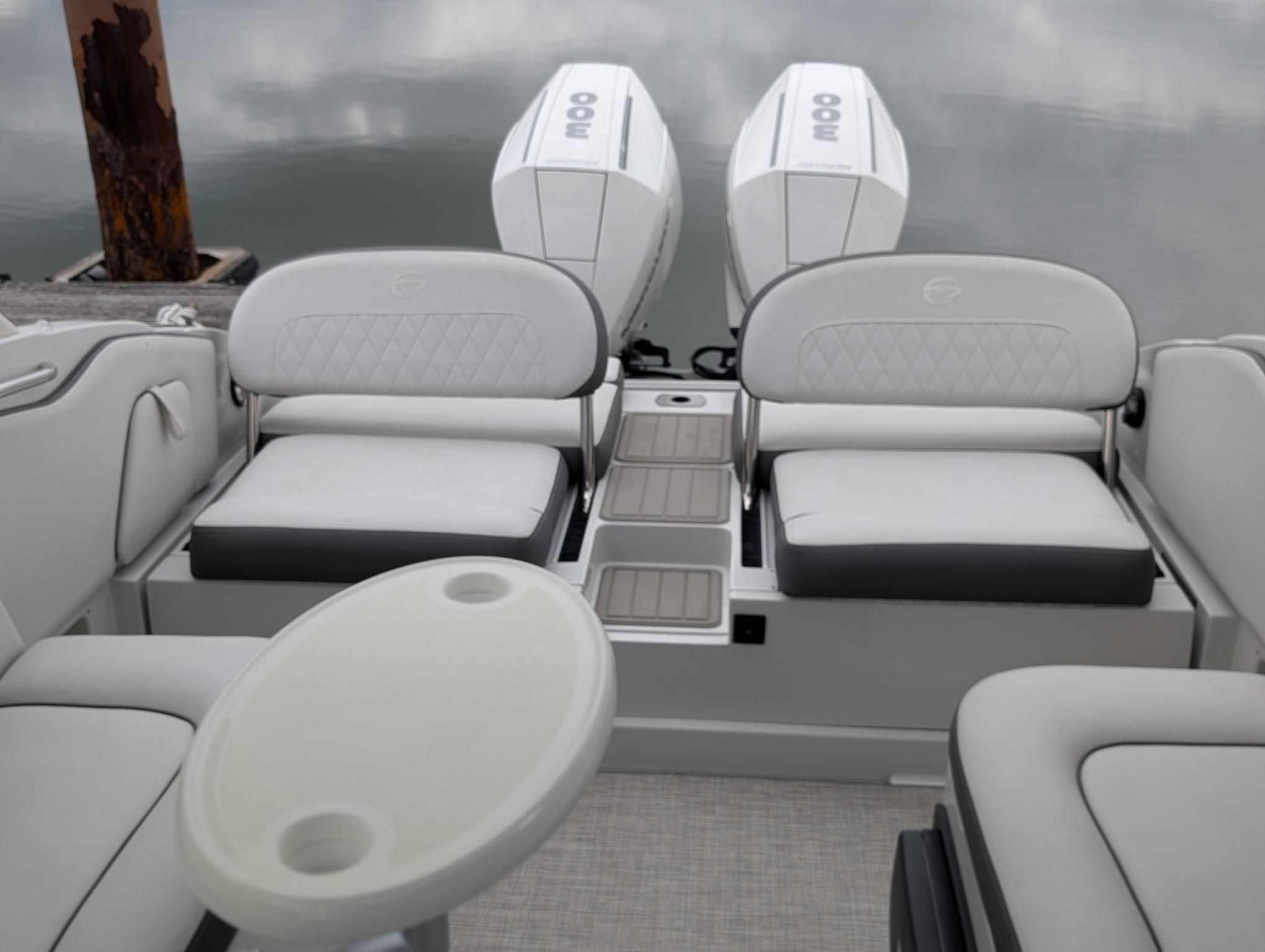2023 CROWNLINE E305 XS - Image 7