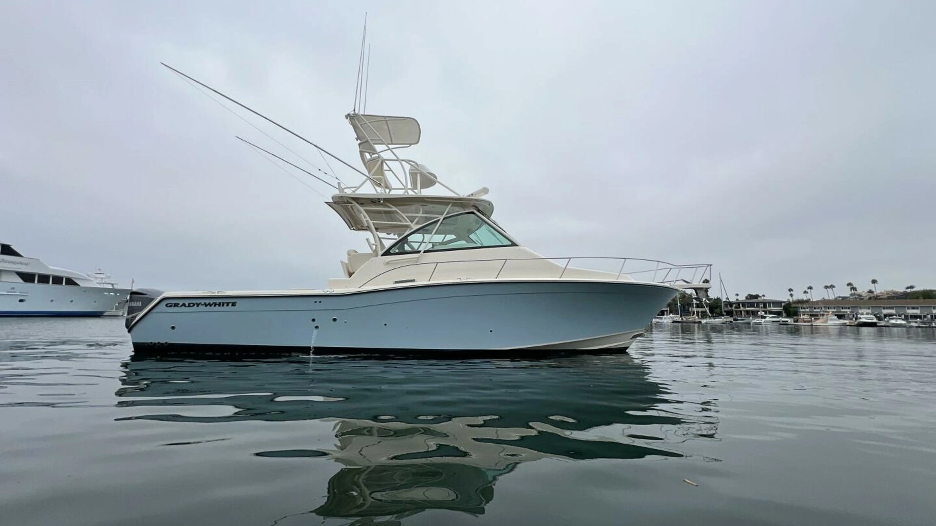 2018 Grady-White 370 Express - Image 31