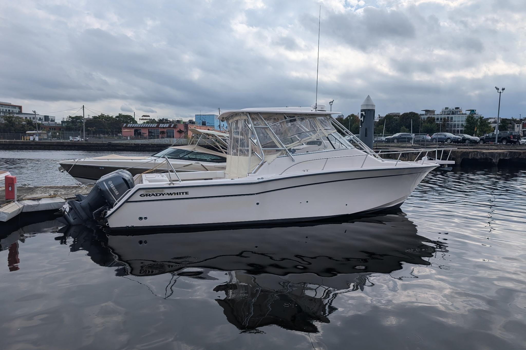 2004 Grady-White Express 330