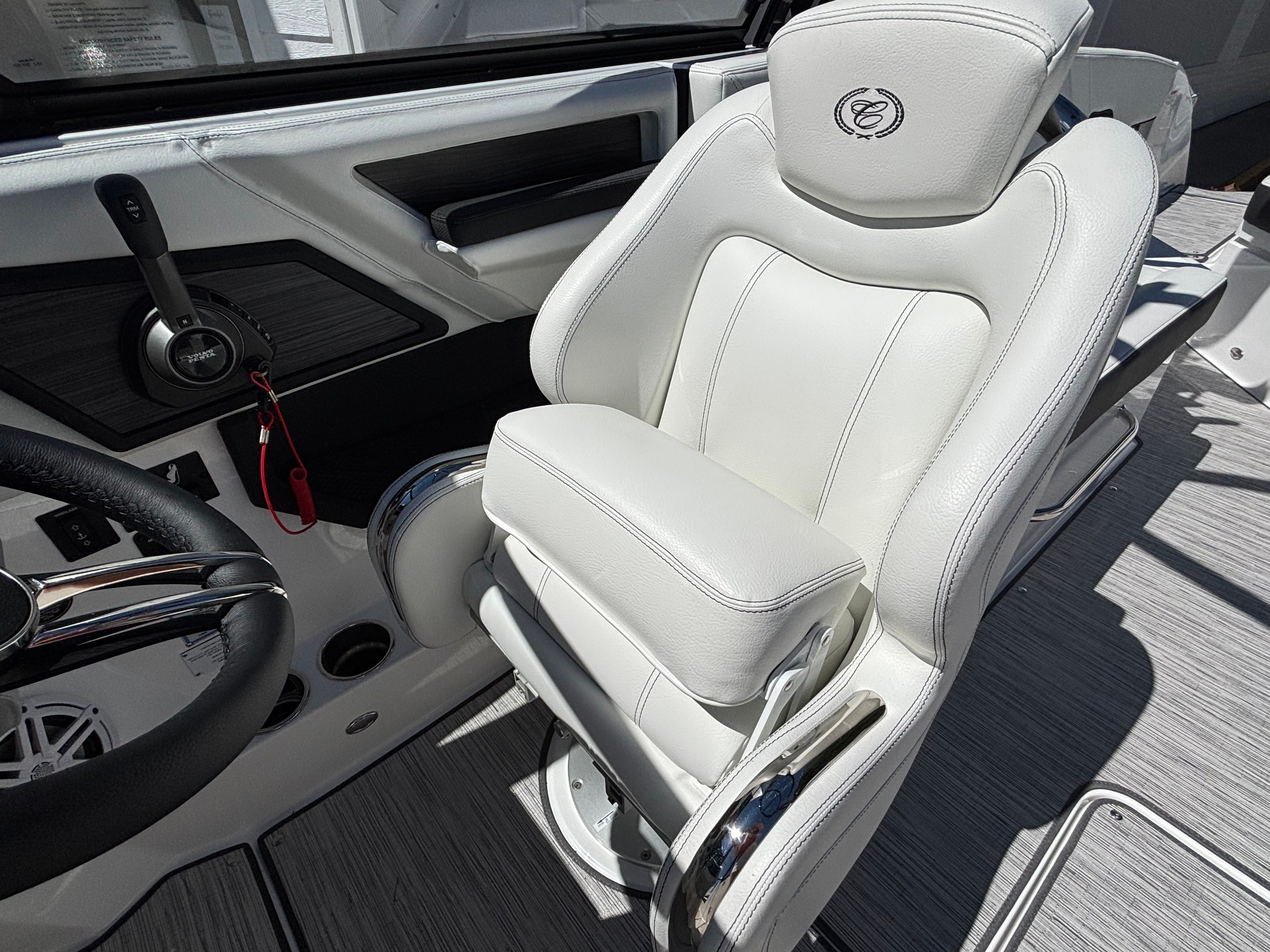 2026 Cobalt R8 Surf - 9