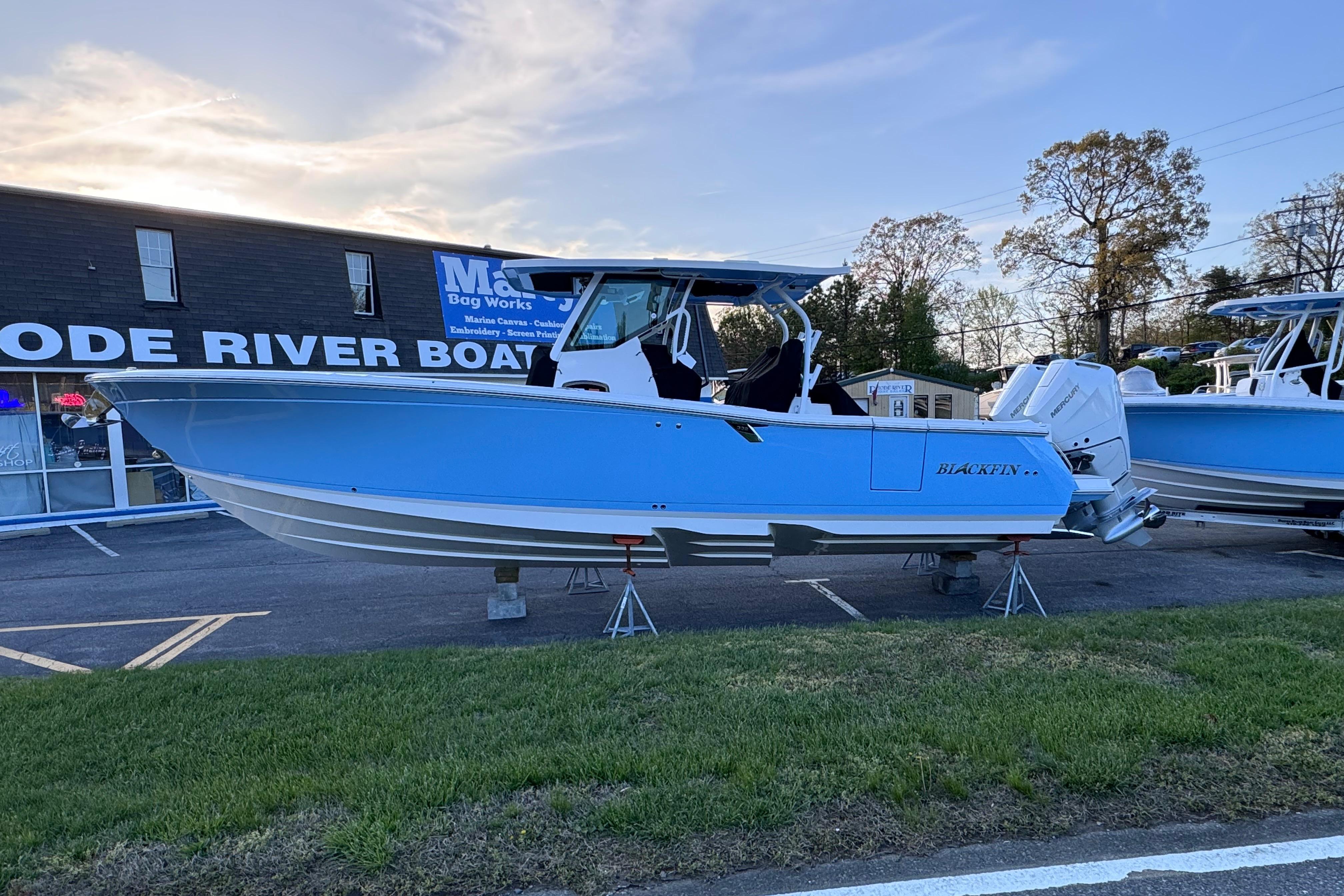 2027 Blackfin 332 CC