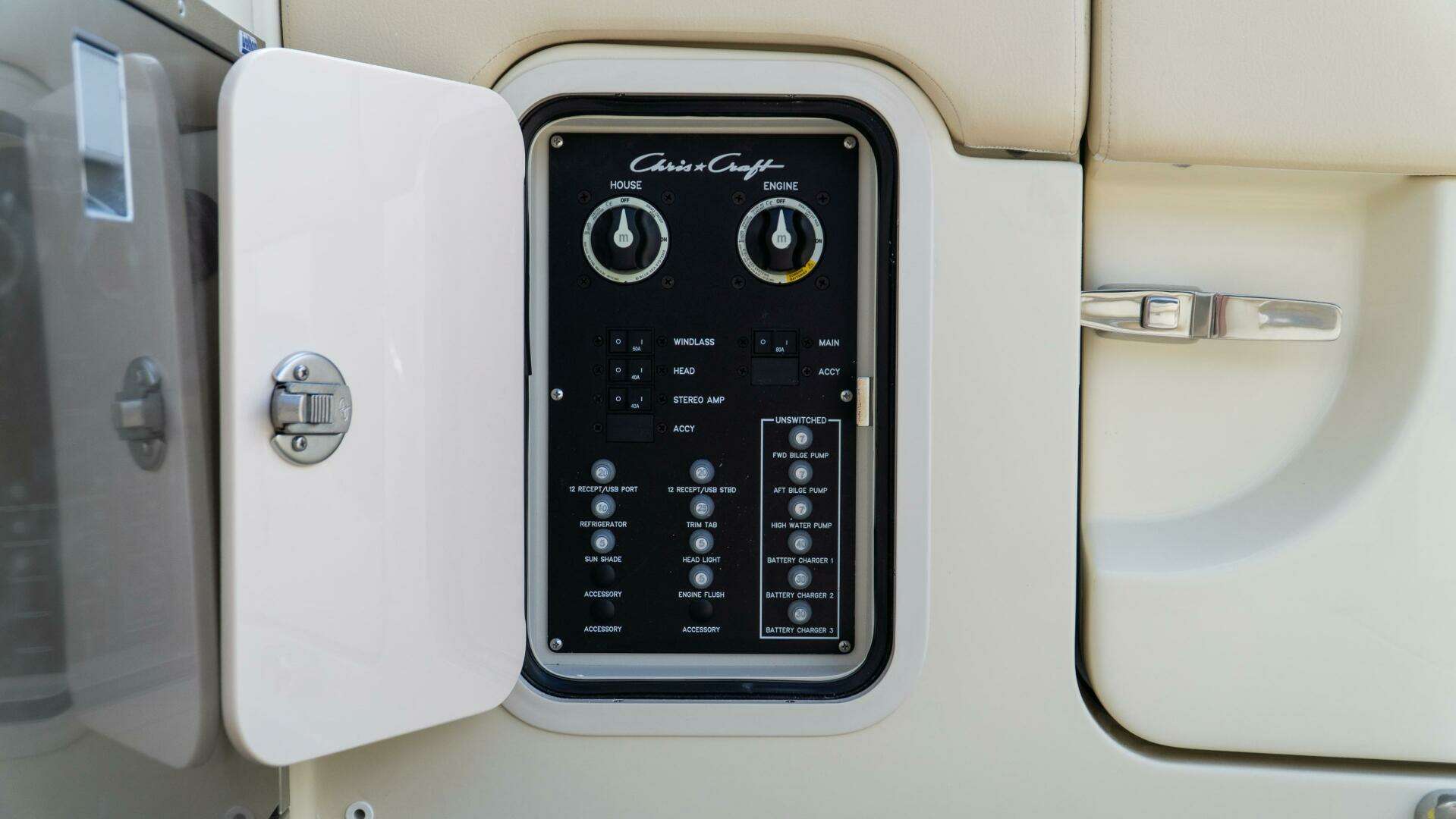 2025 Chris-Craft Calypso - Image 29