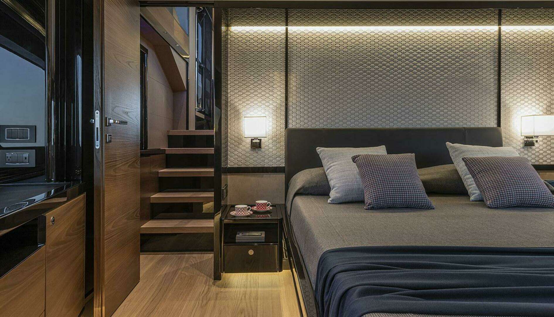 2027 Absolute Navetta 75 - Image 28