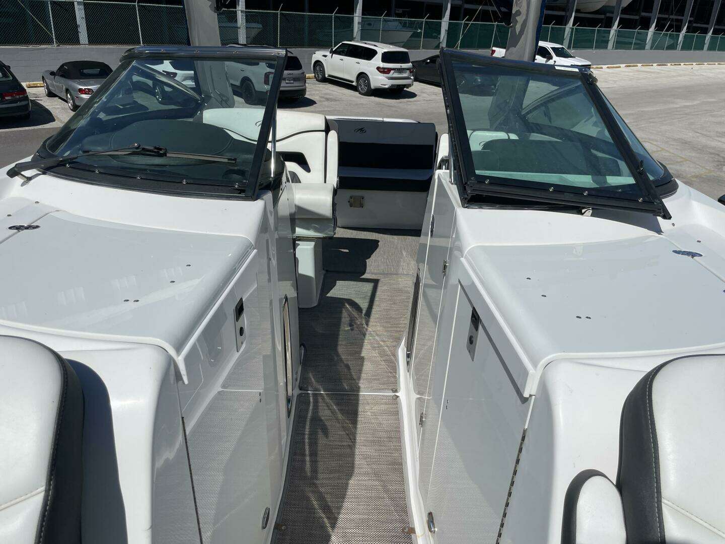 2019 Monterey 328SS - Image 43