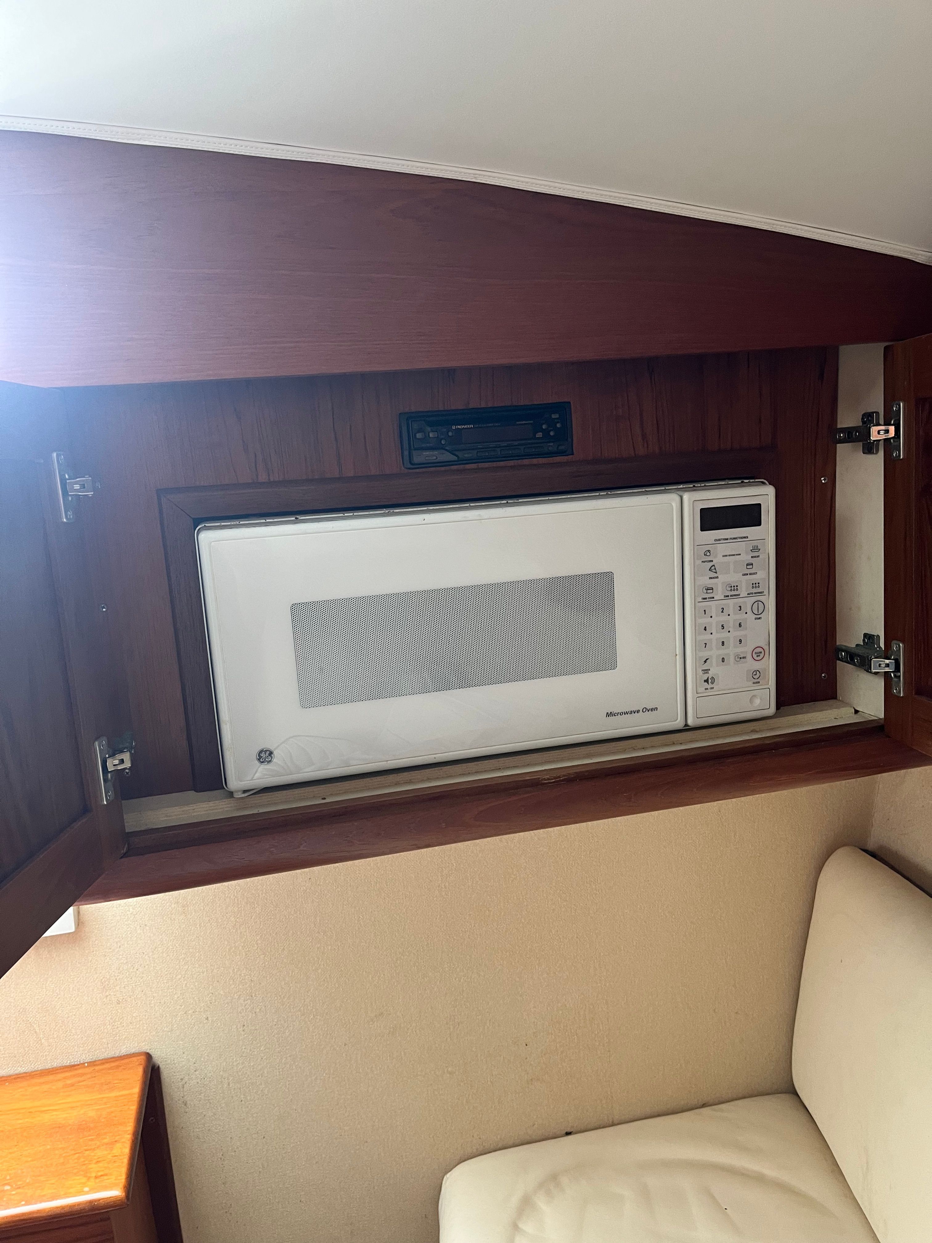 1998 Island Boatworks 42 - 36