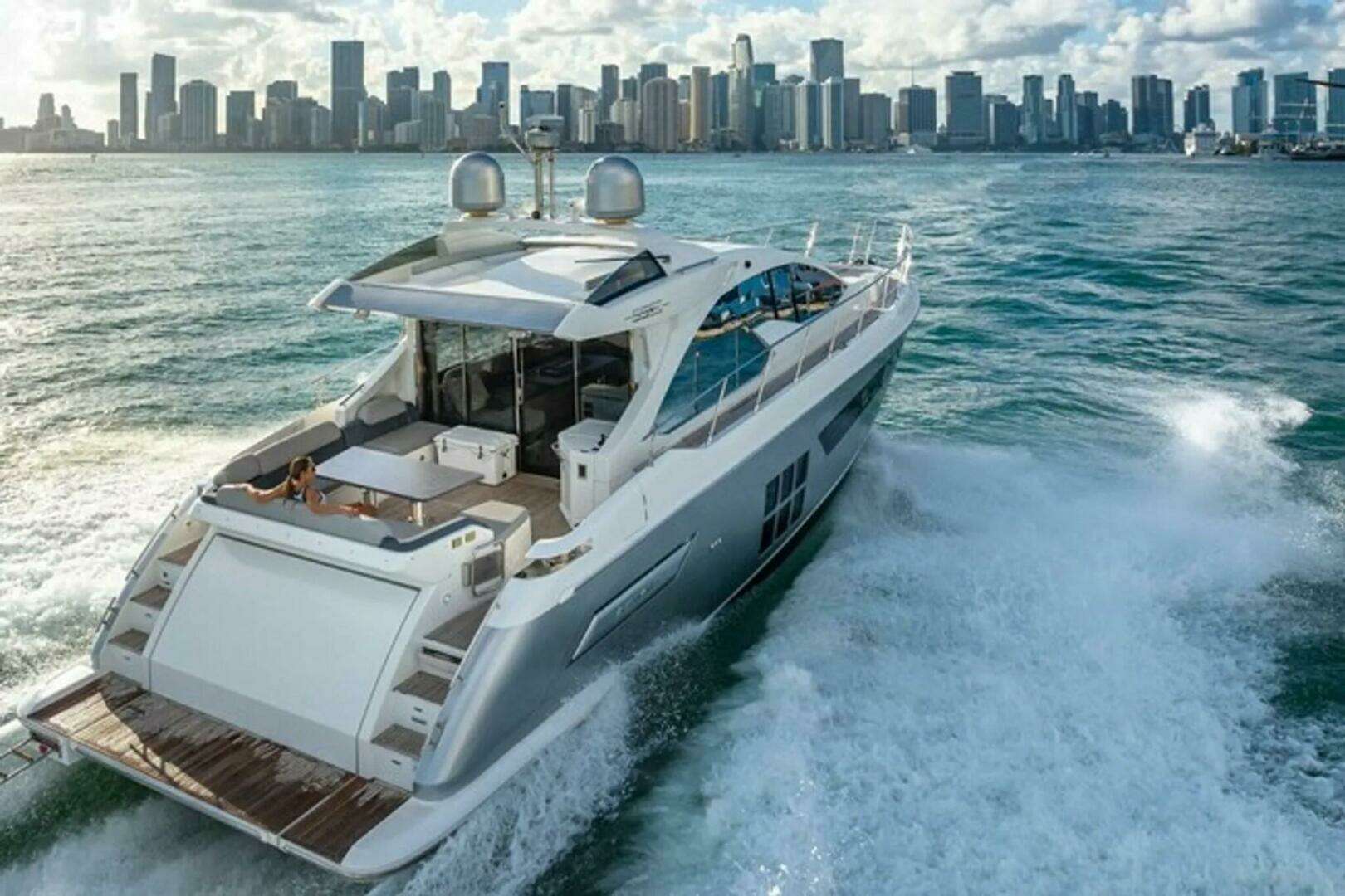 2015 Azimut 55S - Image 3