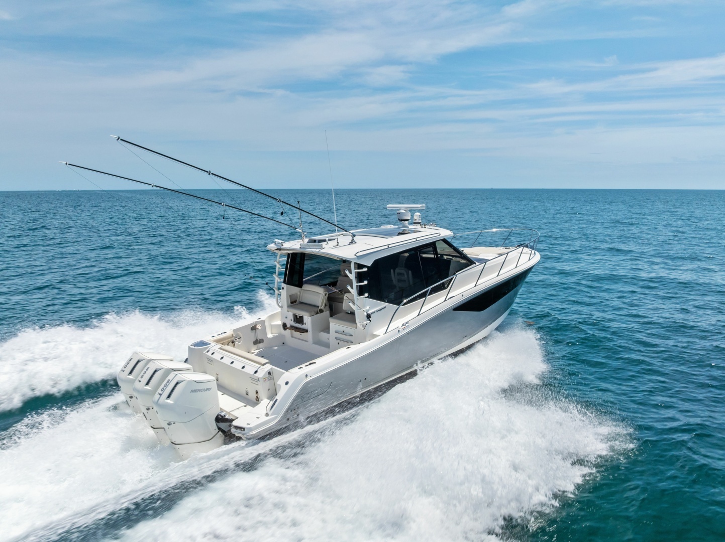 2023 Boston Whaler 405 Conquest - Image 3