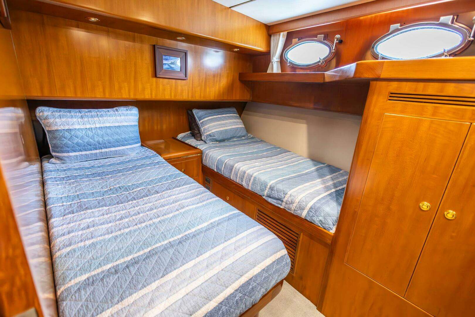 2005 Ocean Alexander Raised Pilothouse Flybridge Sedan - Image 22