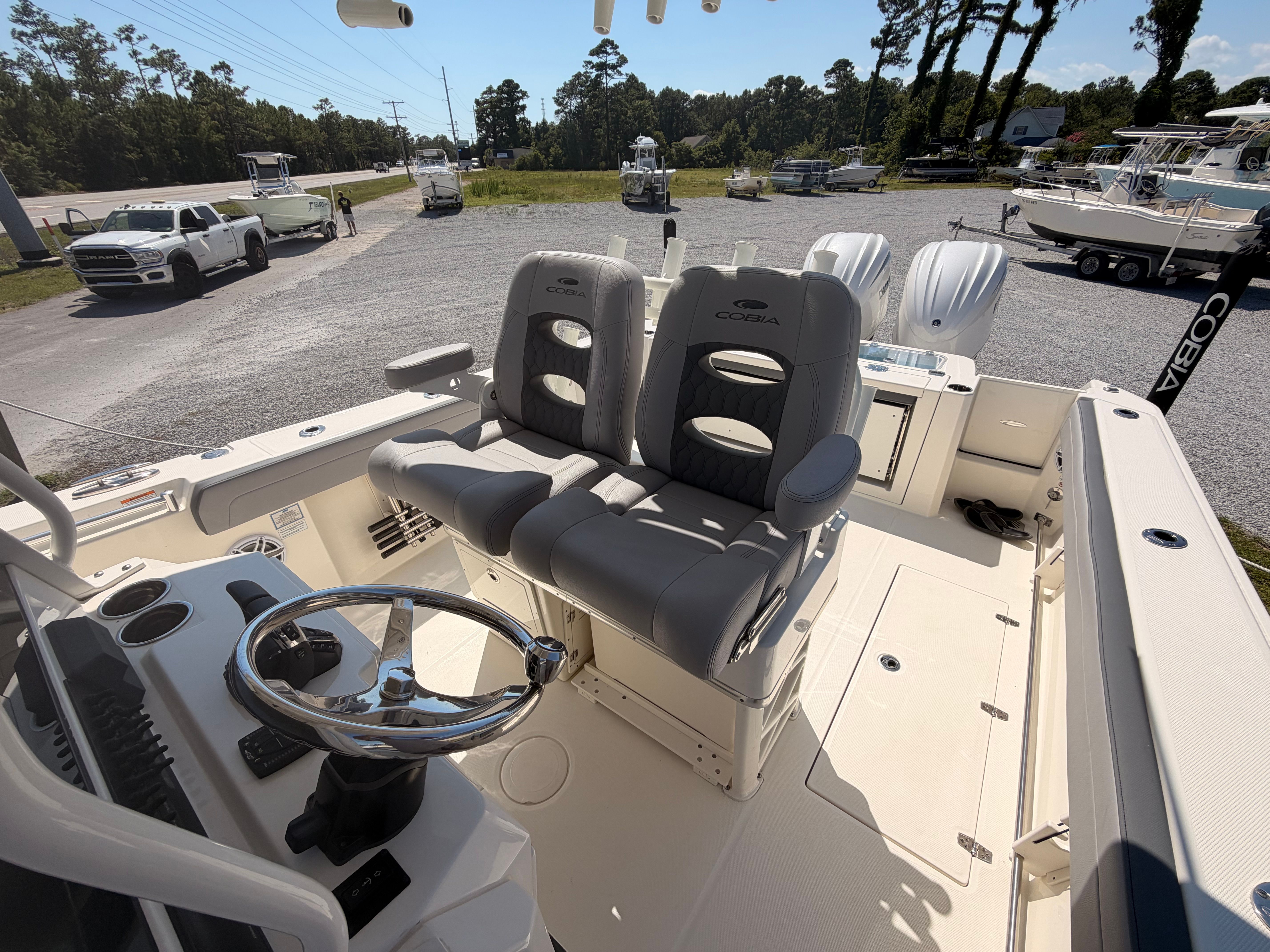 2026 Cobia 285CC - 12