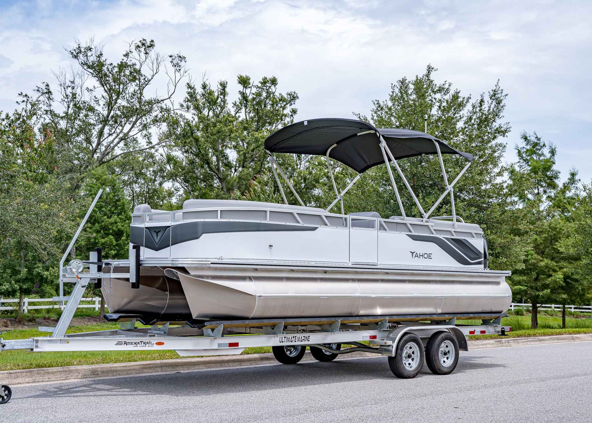 2025 Tahoe Pontoon SLT 23' Quad Lounge