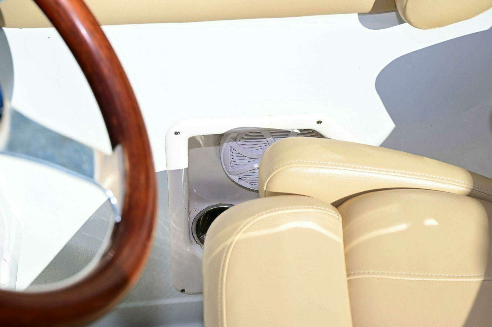 2015 Crownline 236 SC - Image 105
