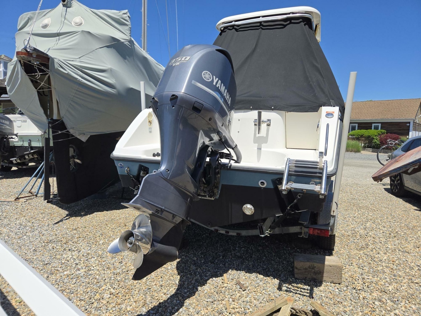 2009 Century 2400 Walkaround - Image 17