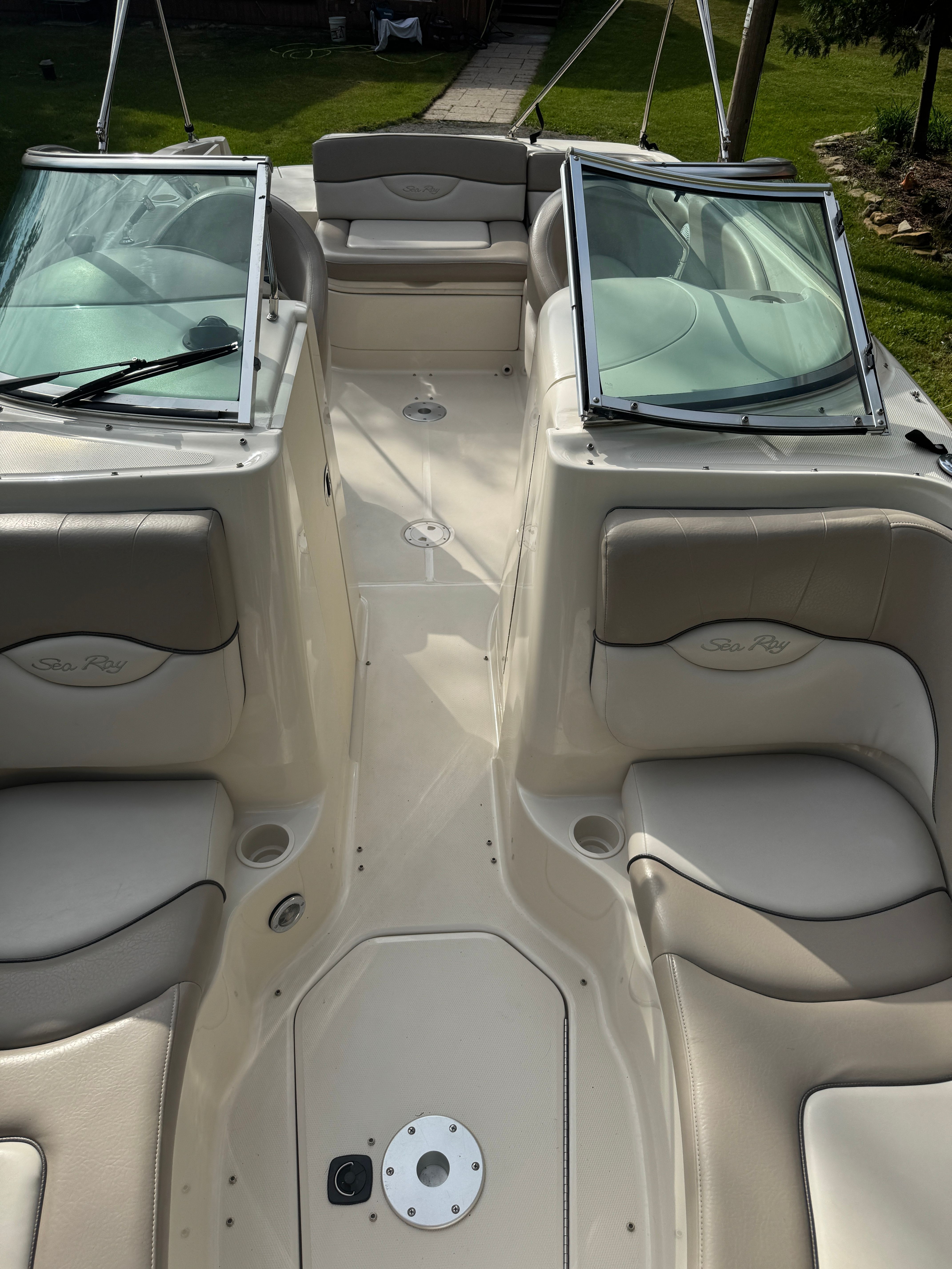 2002 Sea Ray 220 Sundeck - 50