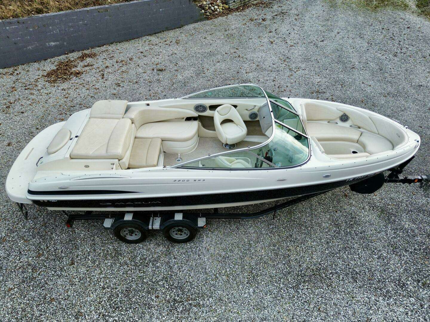 2007 Maxum 2200 SR3 - Image 2
