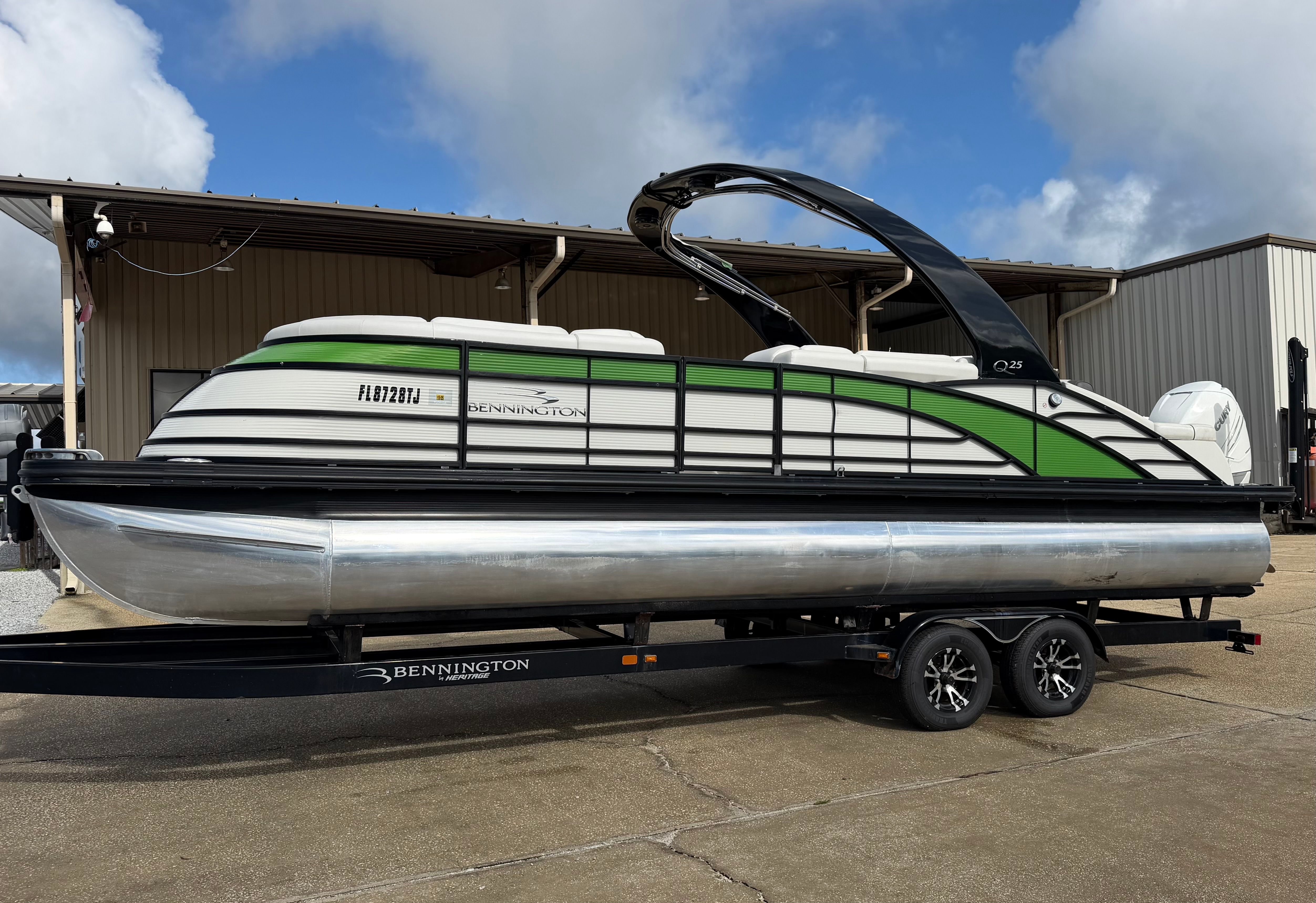 2020 Bennington 25 Q
