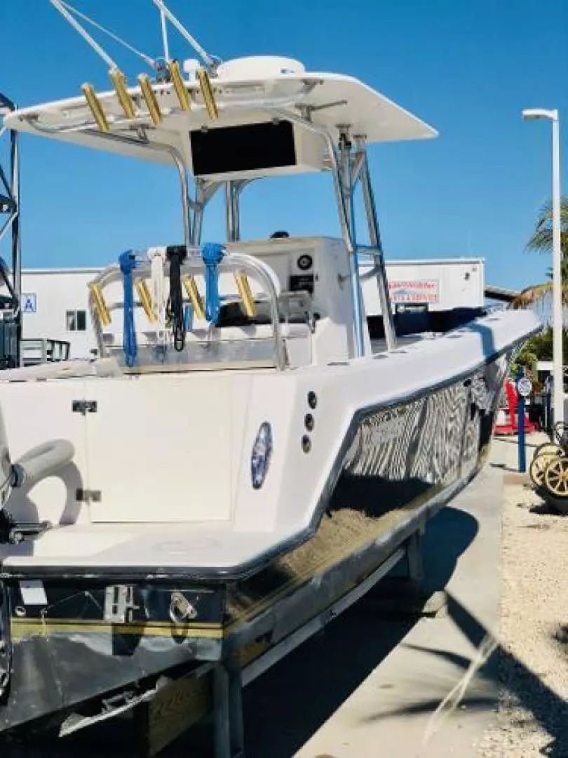 2004 Contender 31 Open - Image 10