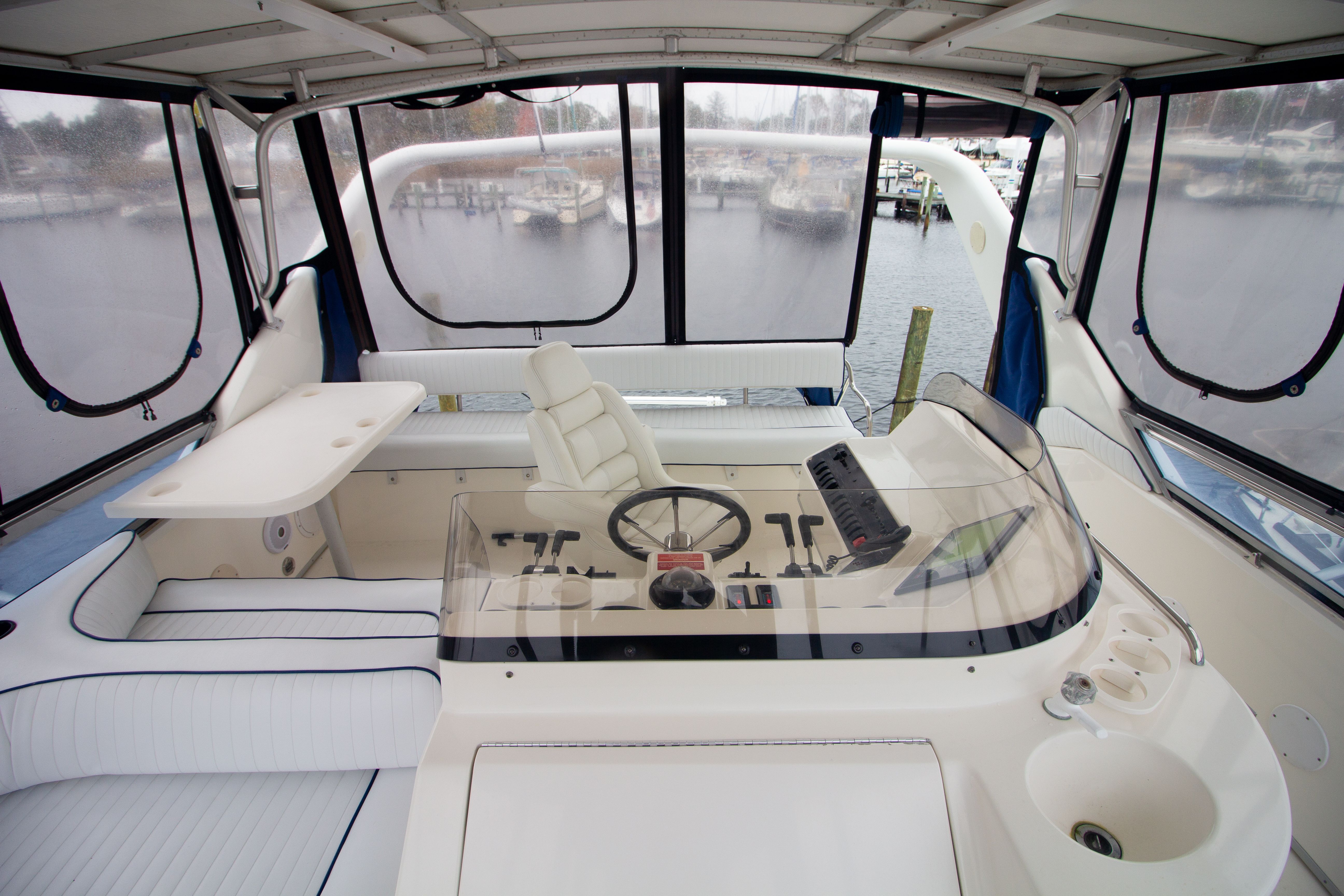 1993 Sea Ray 440 Express Bridge - 32