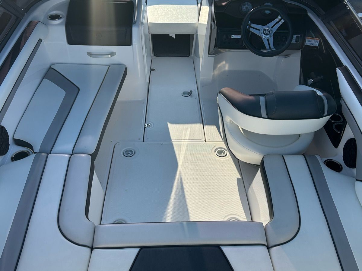 2018 Yamaha Boats AR195 - 5
