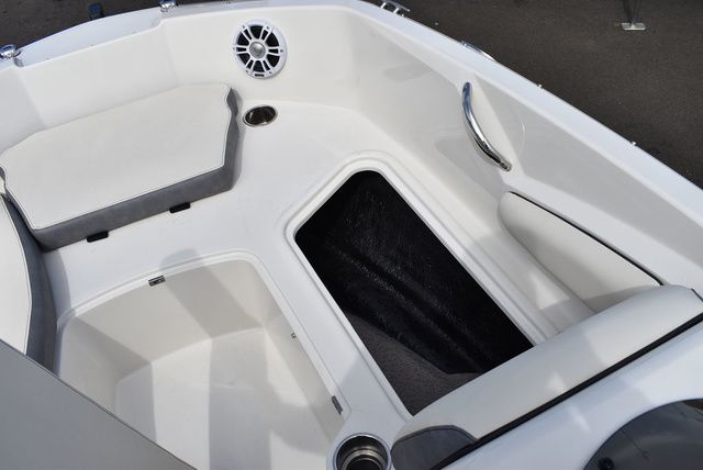 2024 Stingray 182 SC - 40