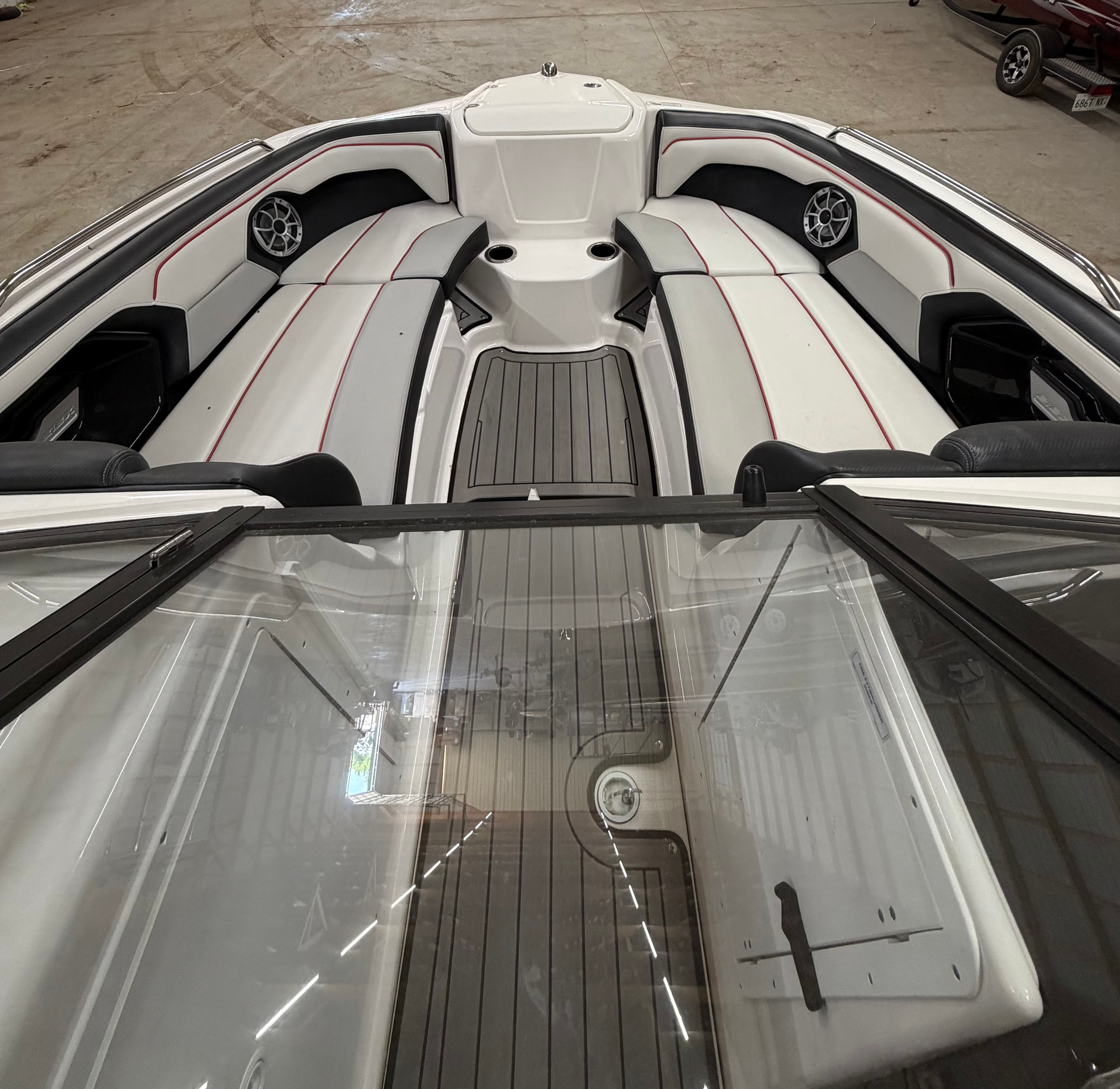 2018 Yamaha Boats 212X - 12