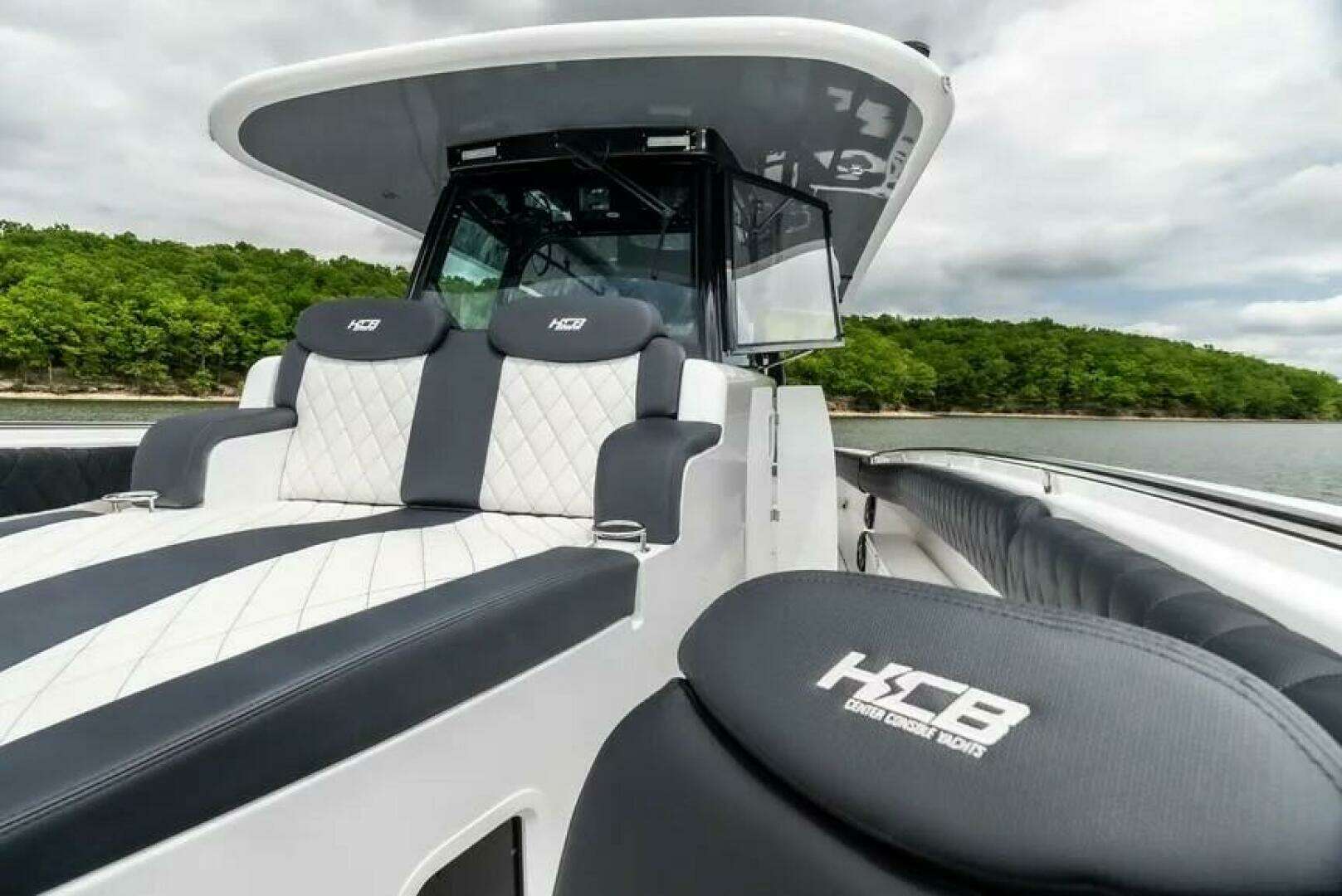 2024 HCB 42 Lujo - Image 32