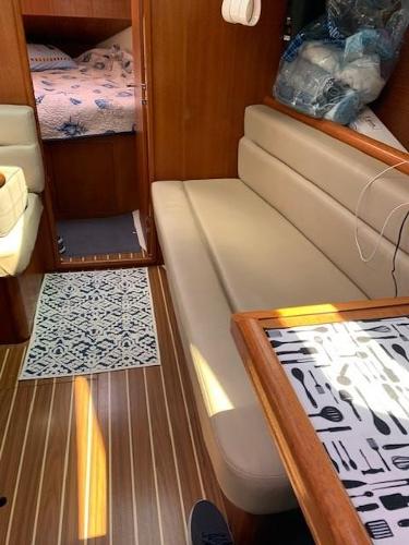 2005 Hunter 33 - 6