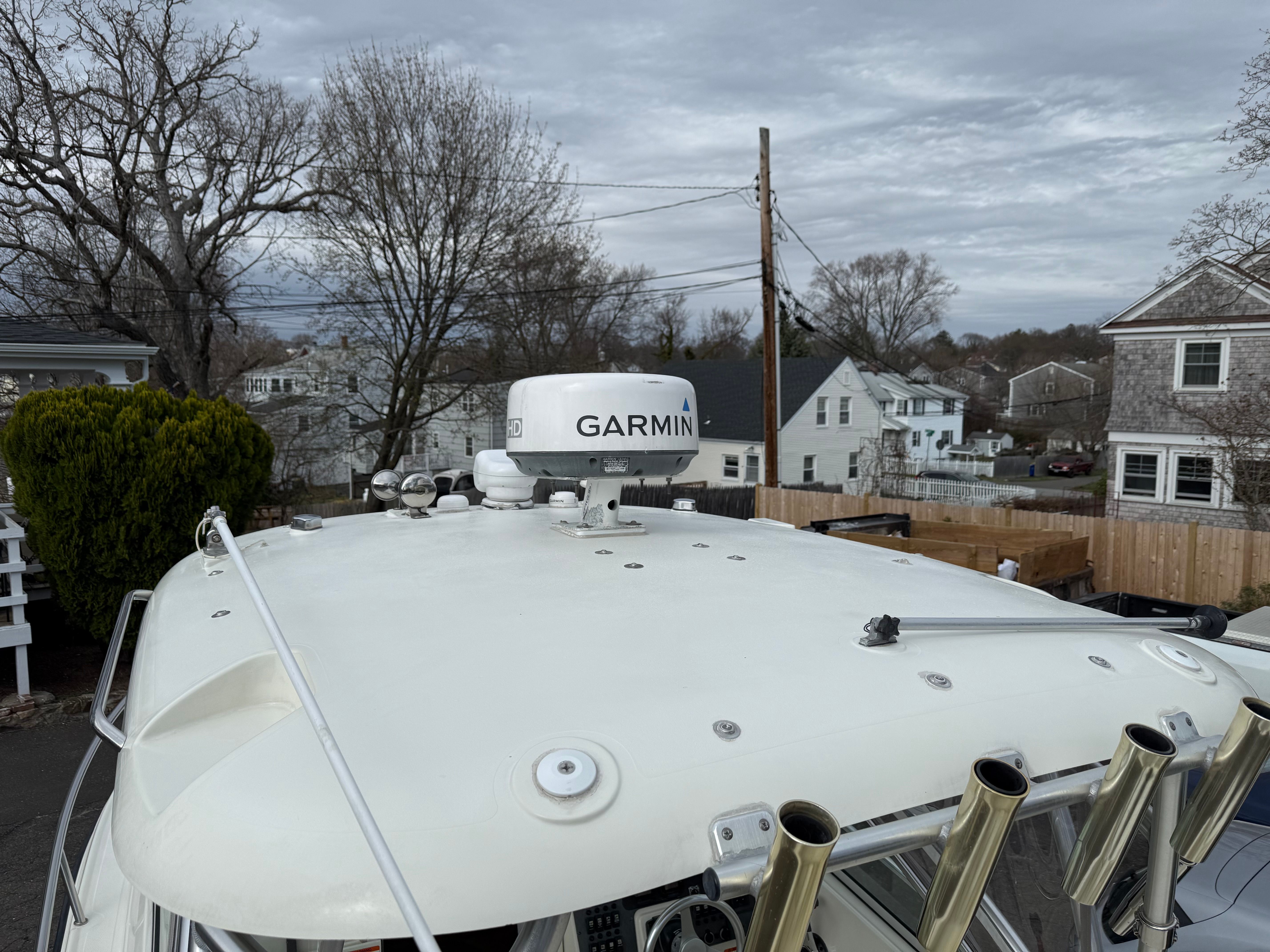 2008 Hydra-Sports Vector 2200 VX with Garmin radar on the roof.