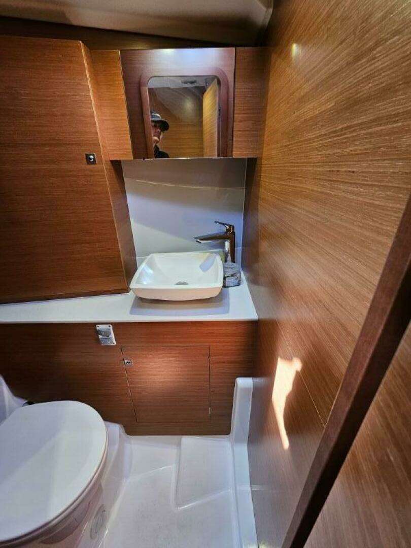 2018 Dufour — - Image 22