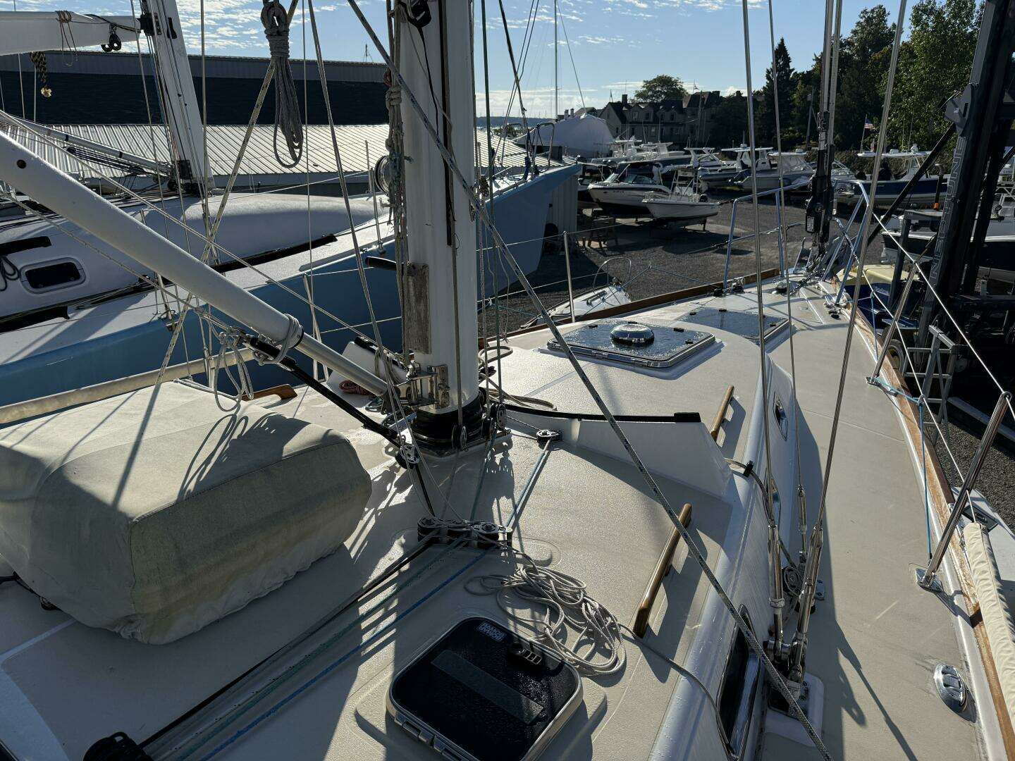 2011 Tartan 4700 - Image 17