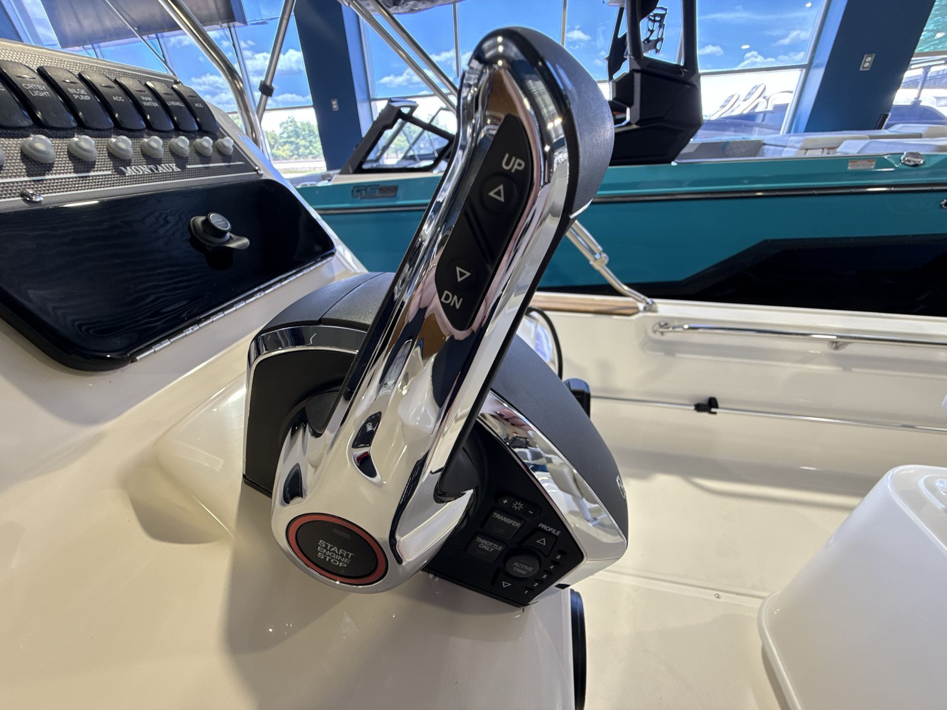 2026 Boston Whaler 210 Montauk - 20