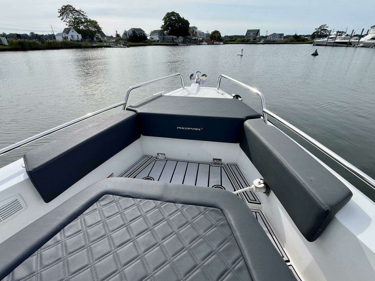 2018 Axopar 37 Sport Cabin R - Image 7