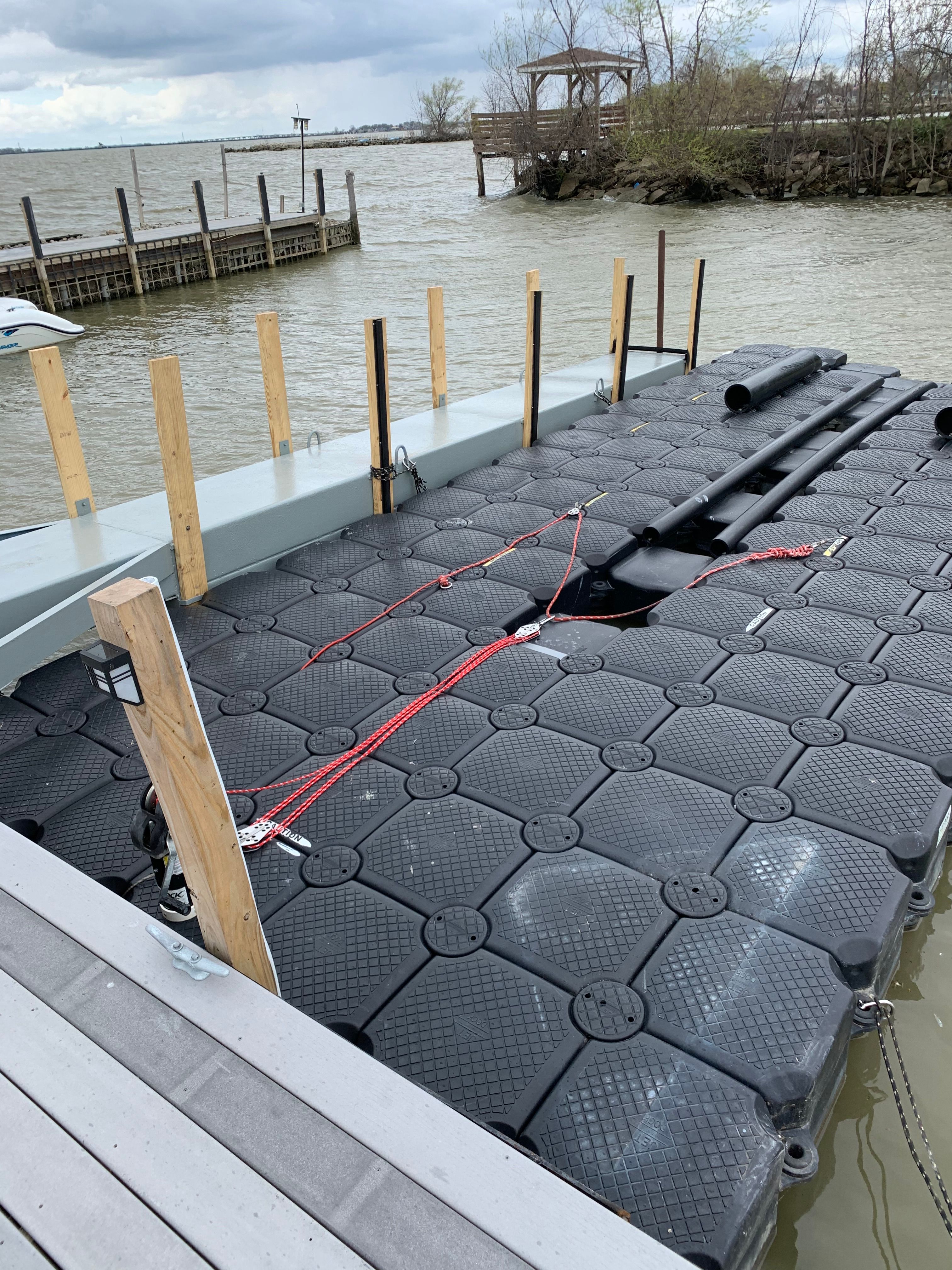 Floating dock with Yamaha AR250 boat slip, 2021 model.