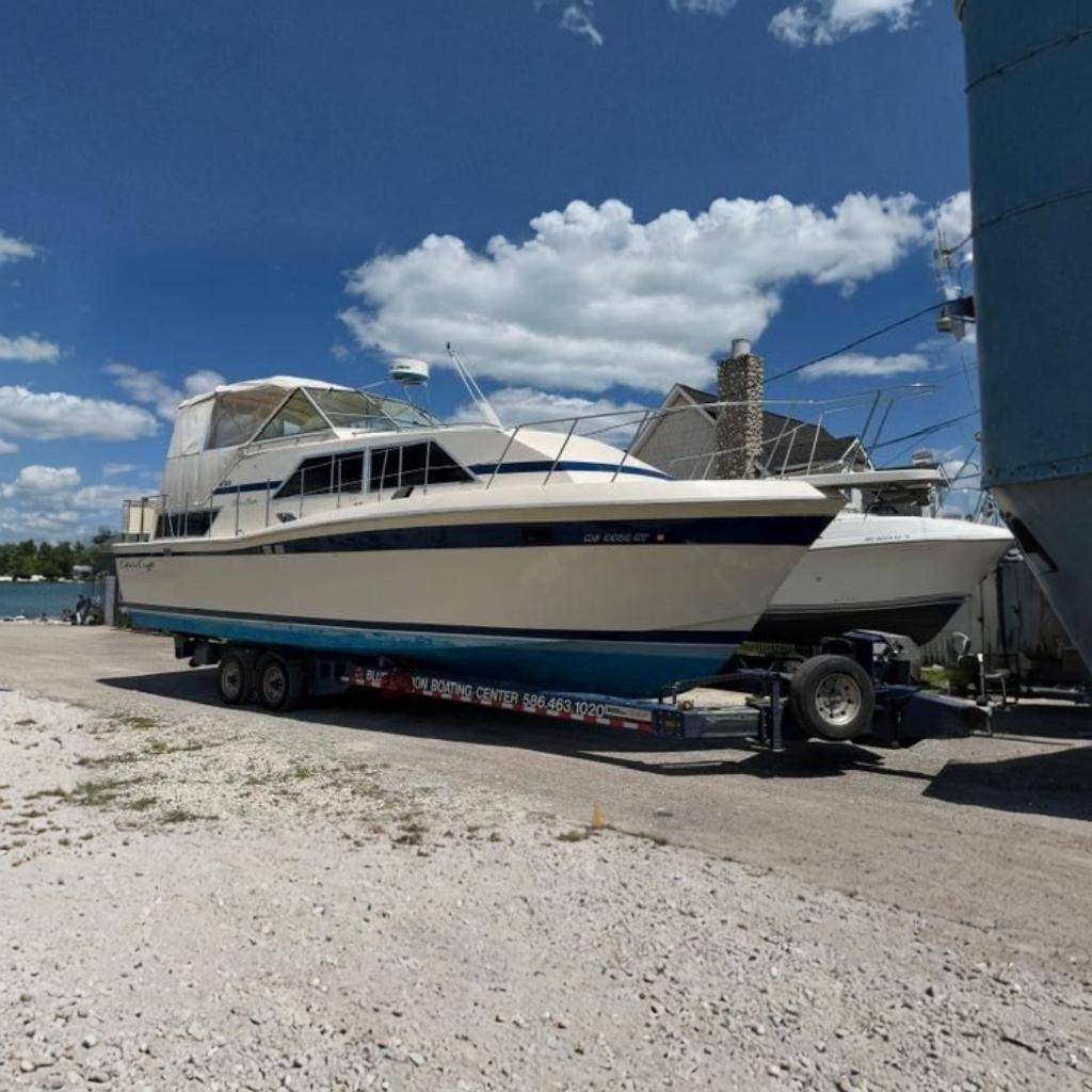 1980 Chris-Craft 381 Catalina