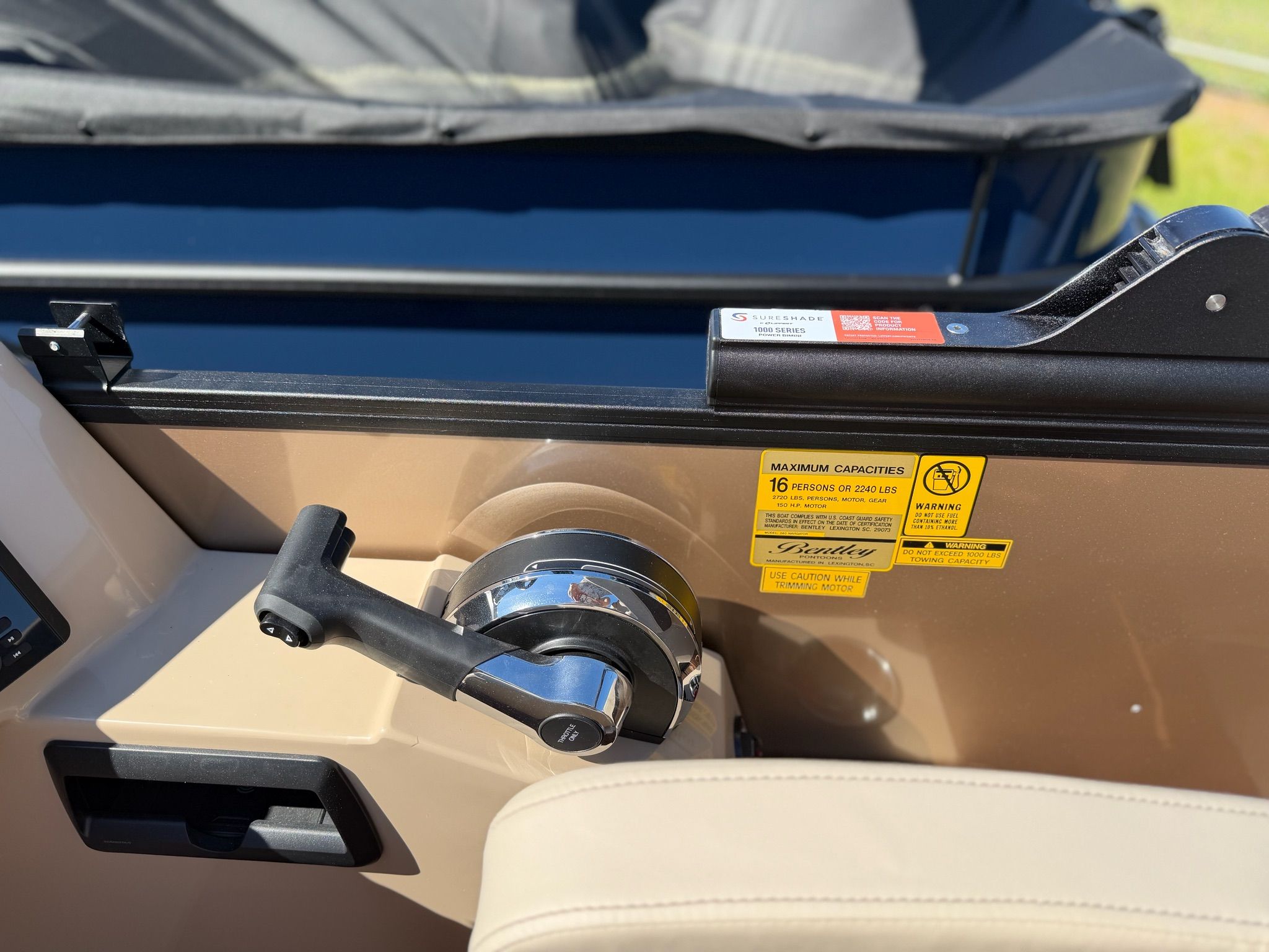 2026 Bentley Pontoons Legacy 240 Navigator - 9