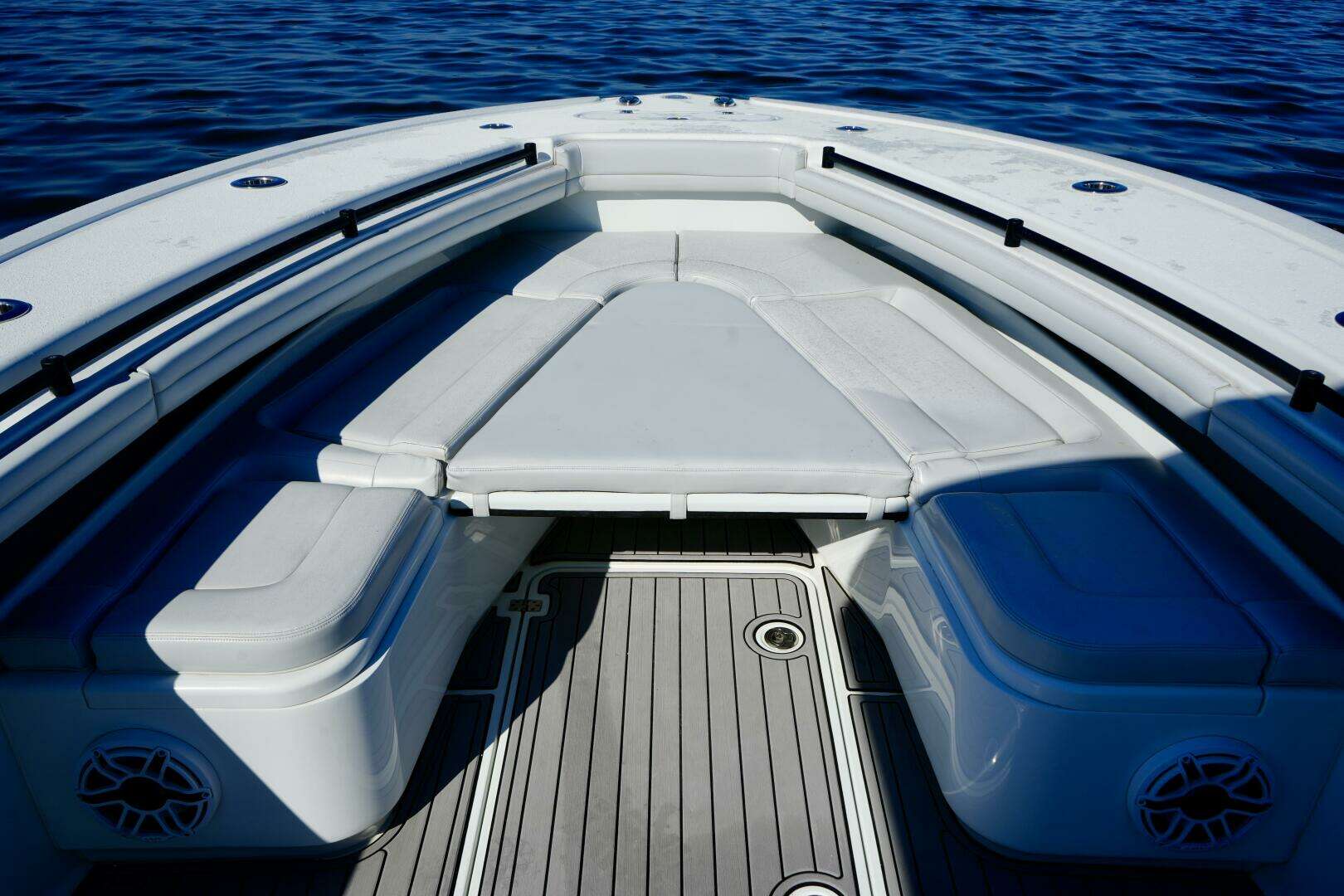 2023 Yellowfin 32 Offshore - Image 12