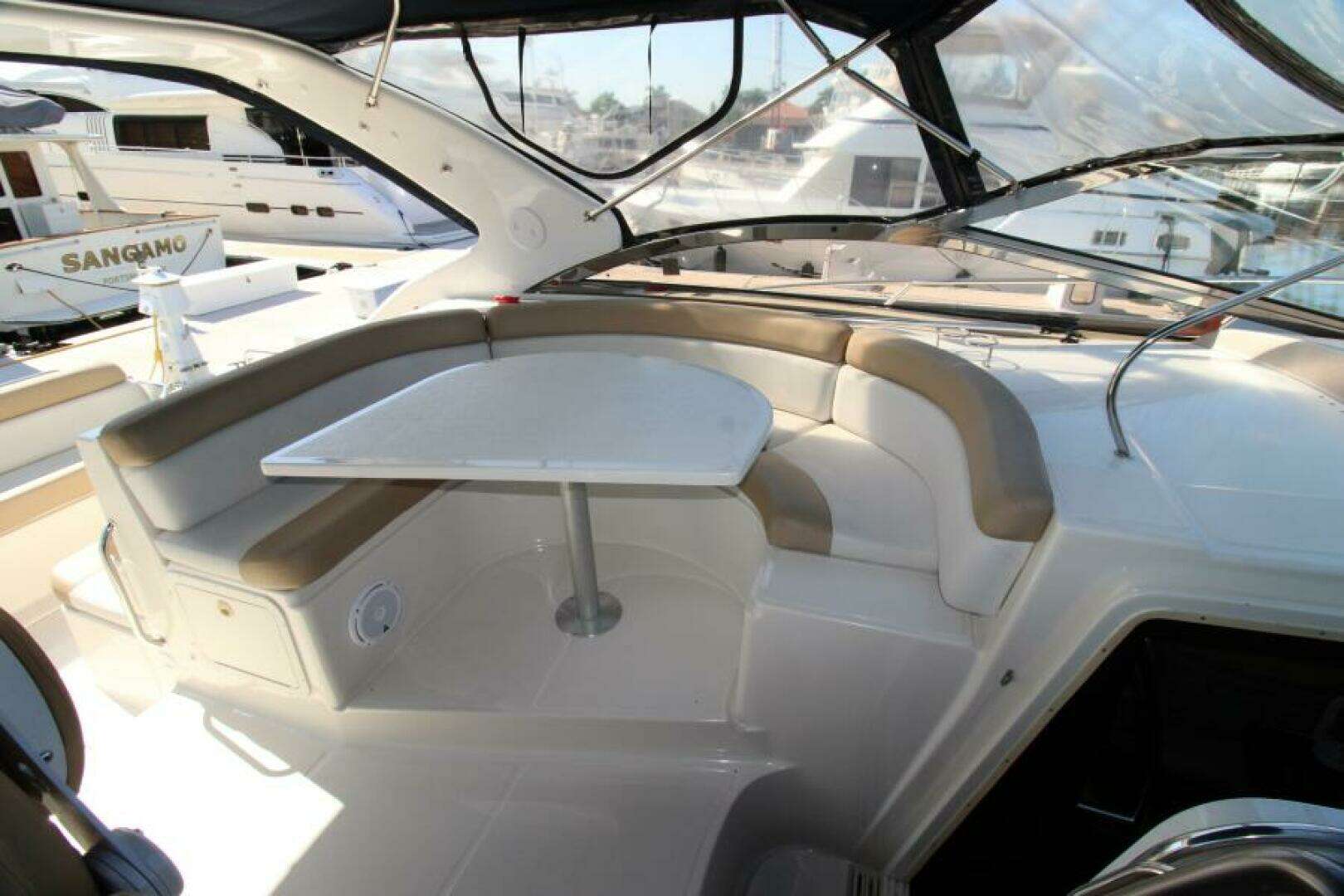 2002 Regal 4260 Commodore - Image 16