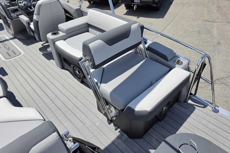 2026 Avalon Catalina Quad Lounge Shift boat interior with modern seating and sleek design.
