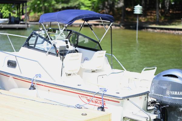 1992 Boston Whaler 21' Walkaround - 11