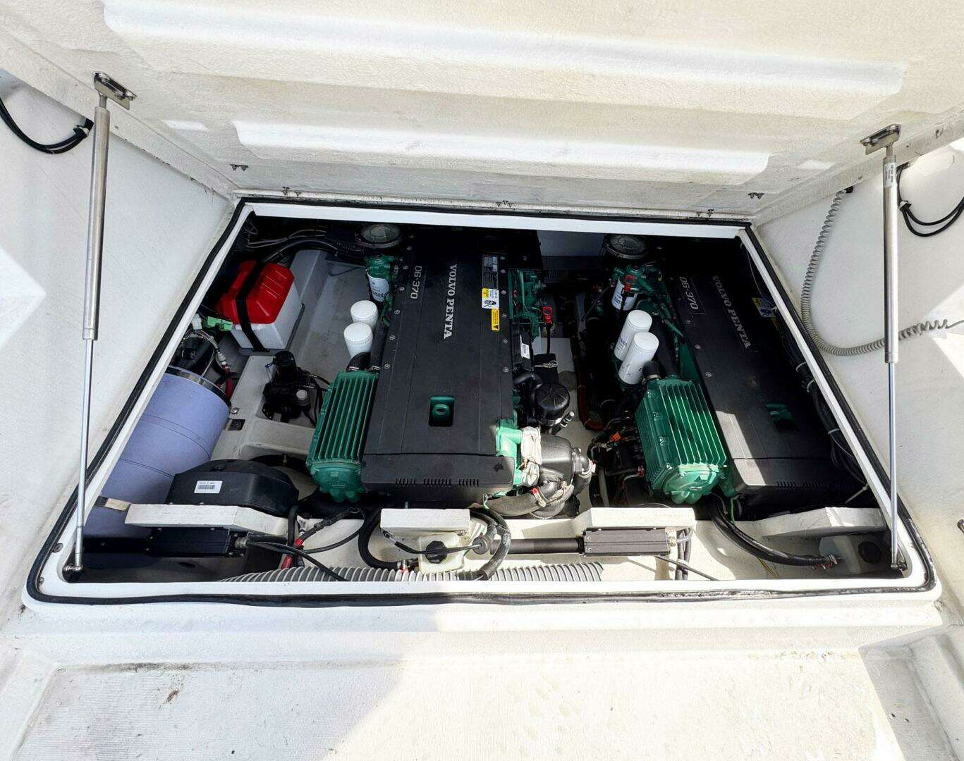 2015 Beneteau Gran Turismo 44 - Image 21