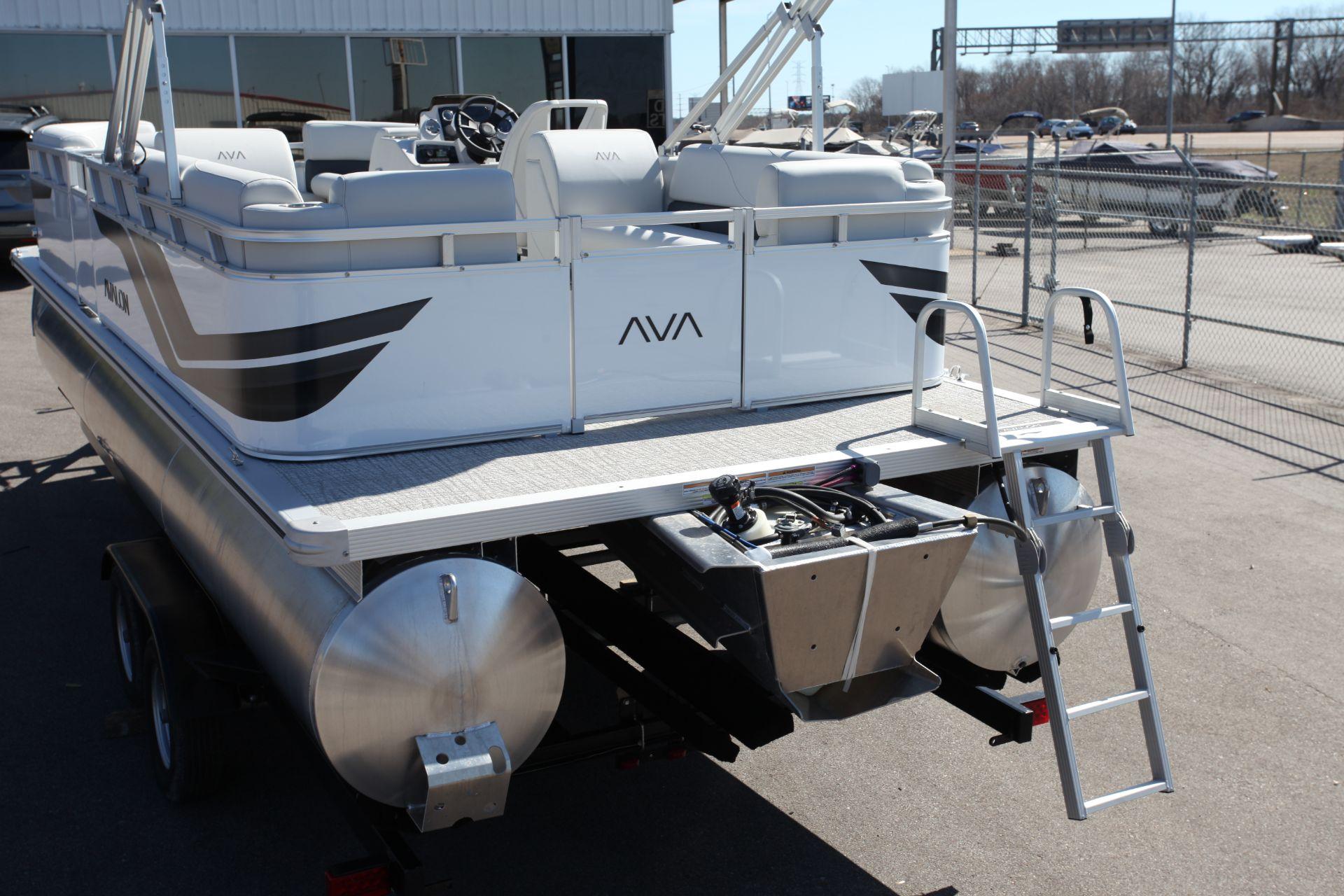 2025 Avalon 2380 QL - 16