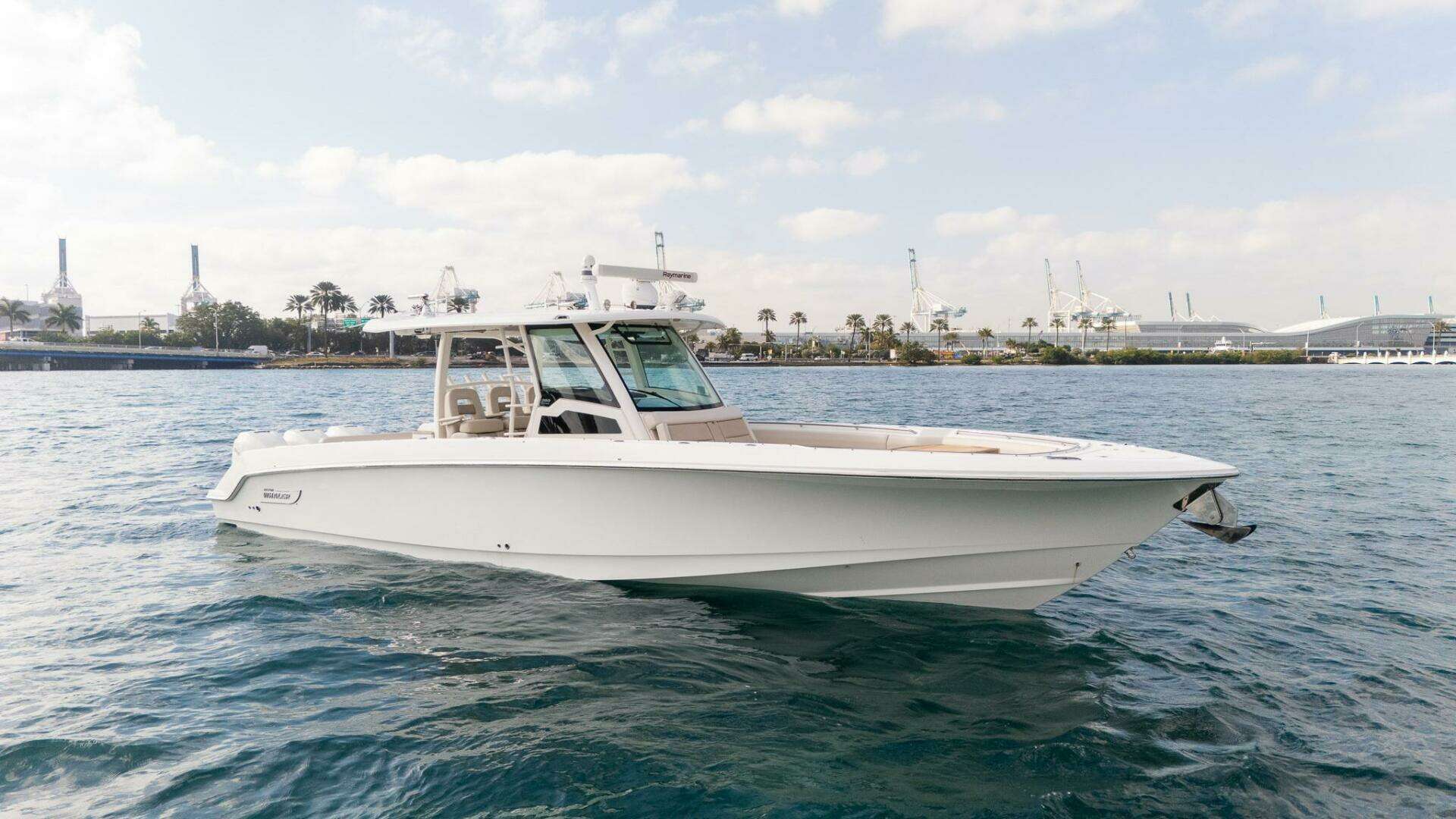 2020 Boston Whaler 380 Outrage Center Console - Image 3