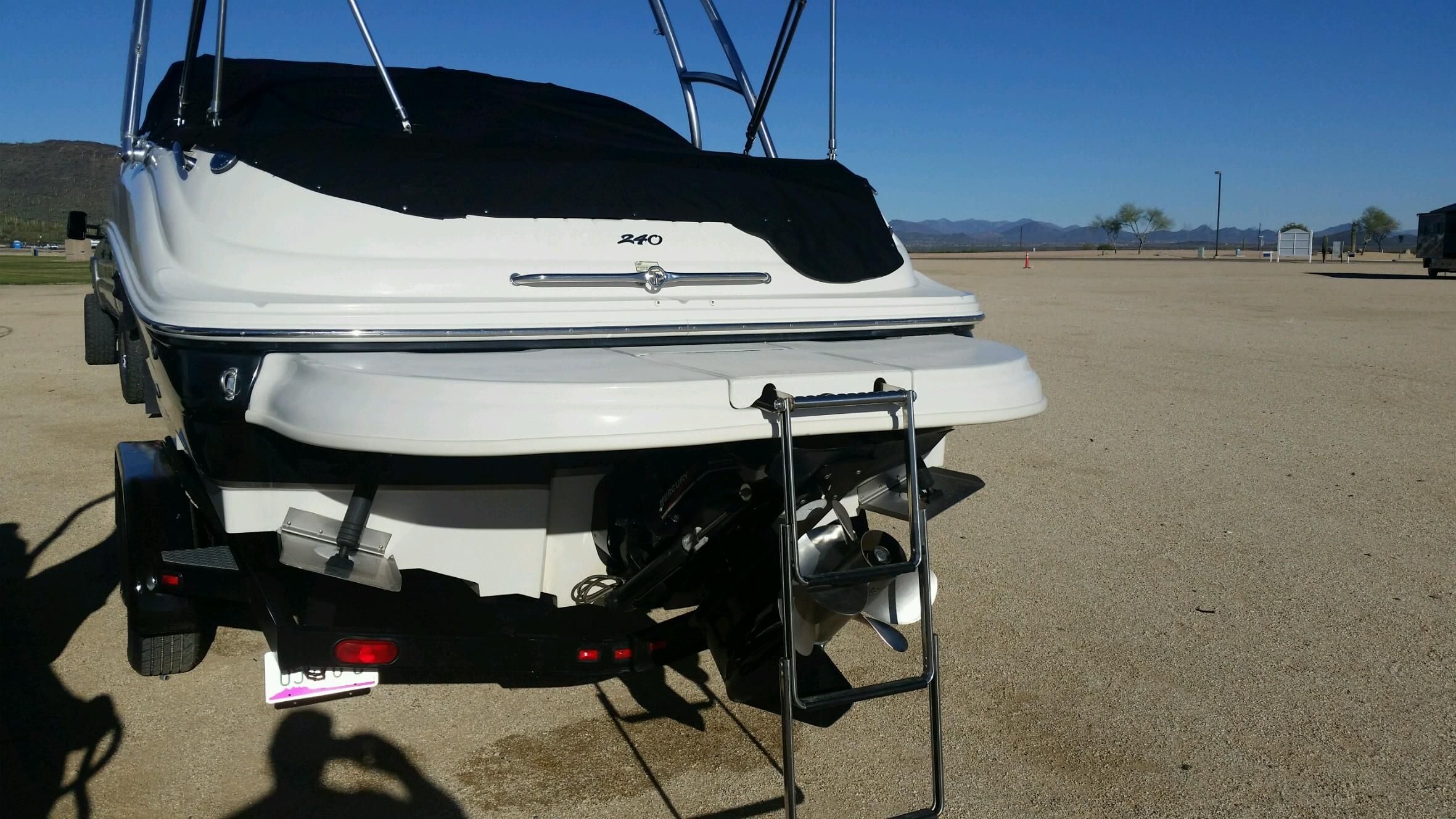 2002 Sea Ray 220 Sundeck