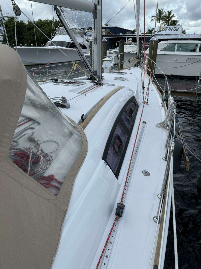 2012 Beneteau 43 - Image 22