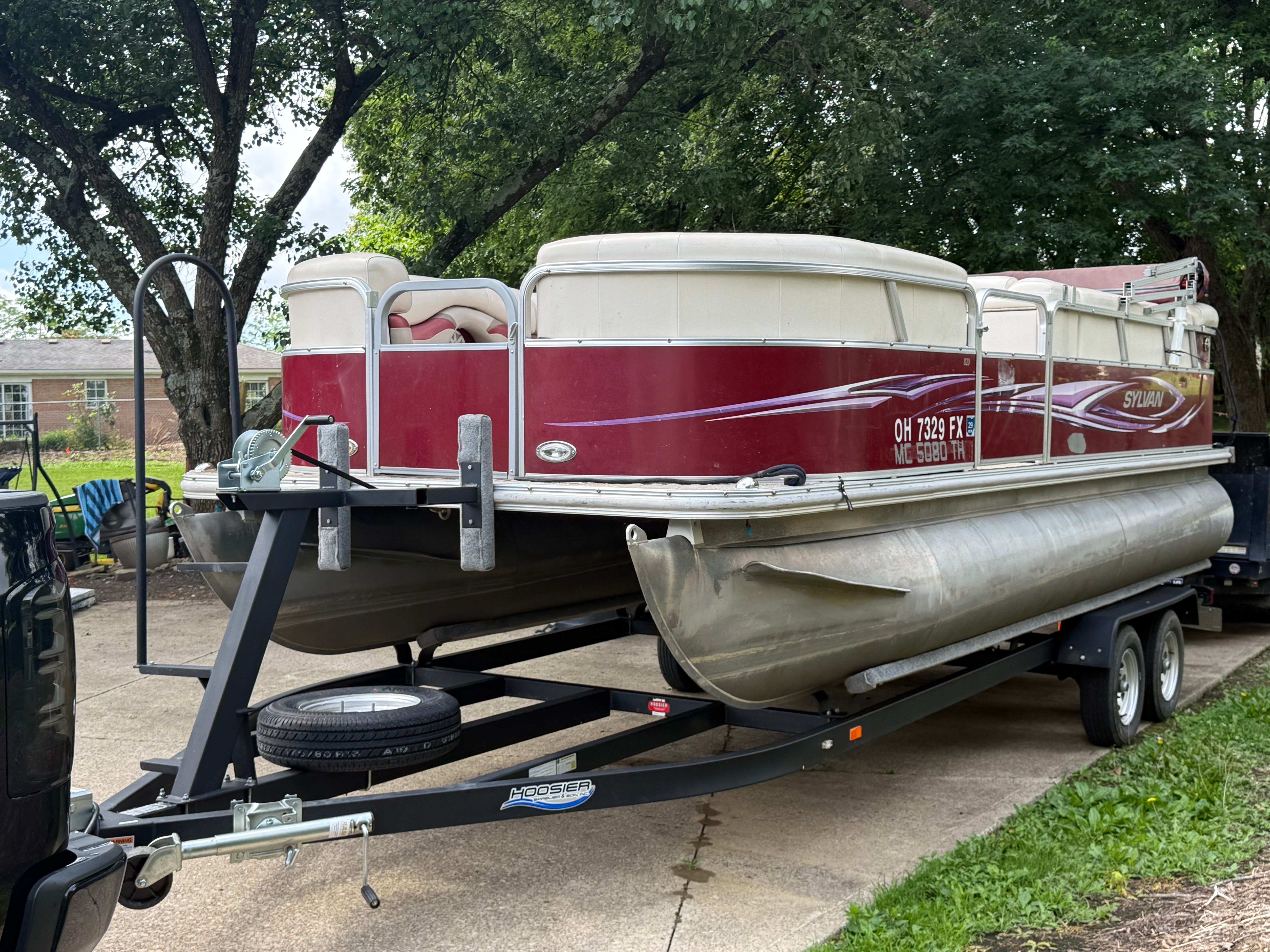 2011 Sylvan 8520 Mirage Cruise