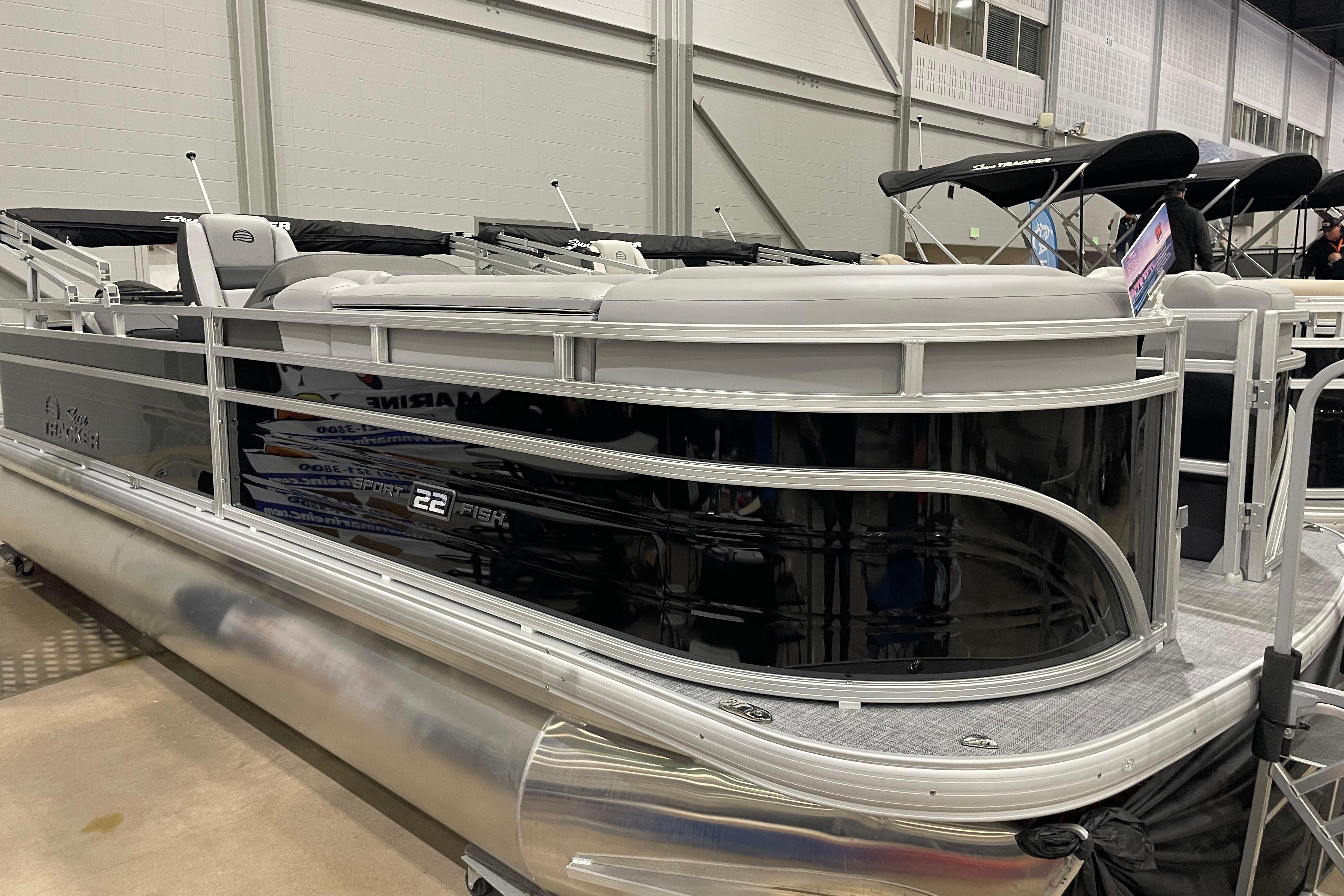 2026 Sun Tracker SportFish 22 DLX
