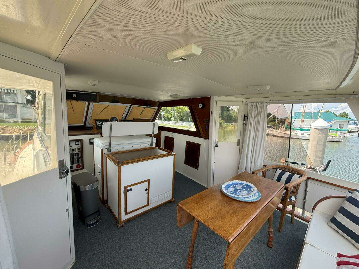1972 Matthews 4 Flush Deck - Image 32