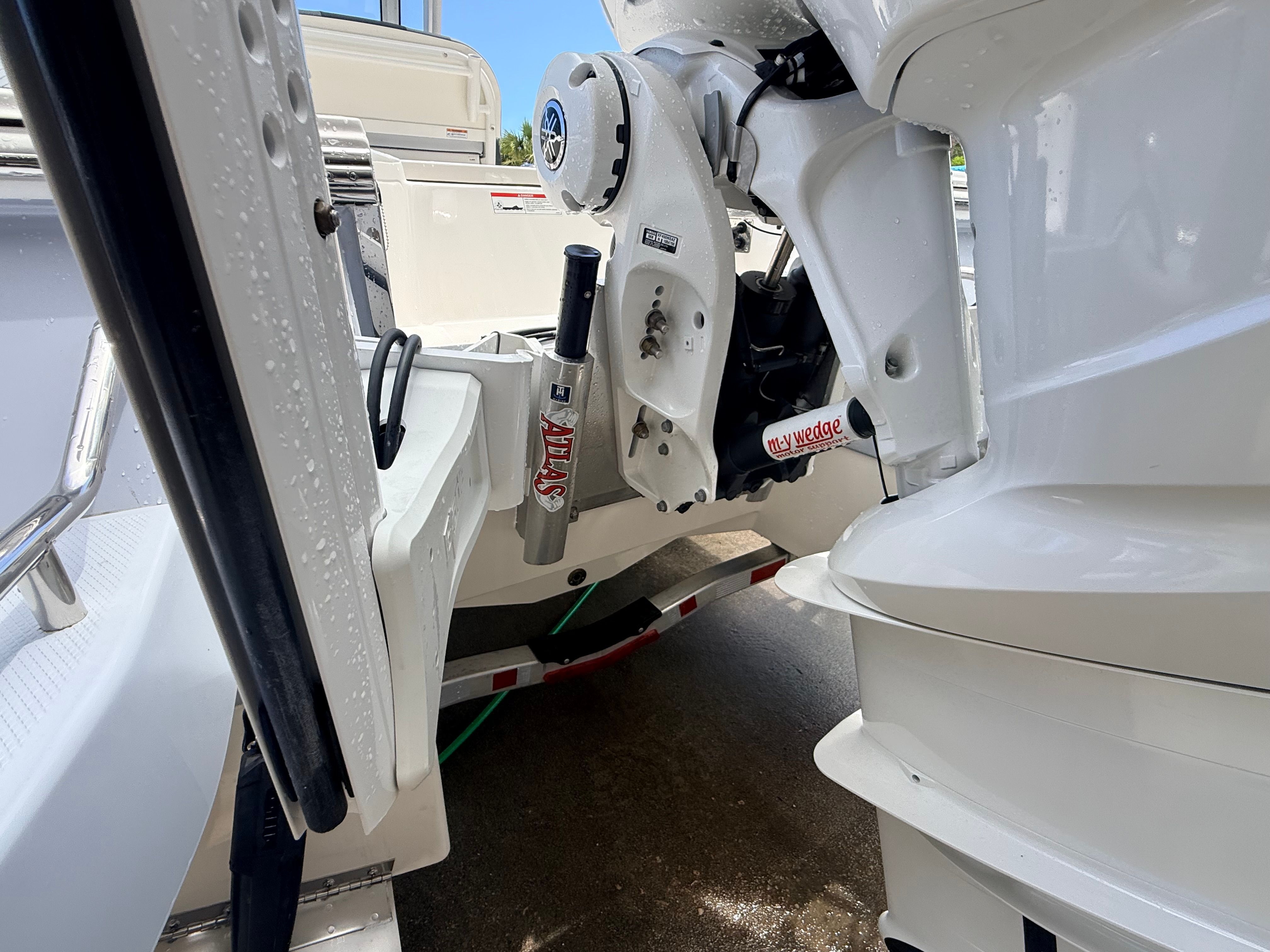 2025 Robalo 266 Cayman - 11