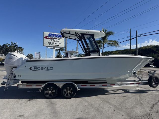 2026 Robalo R250 Center Console