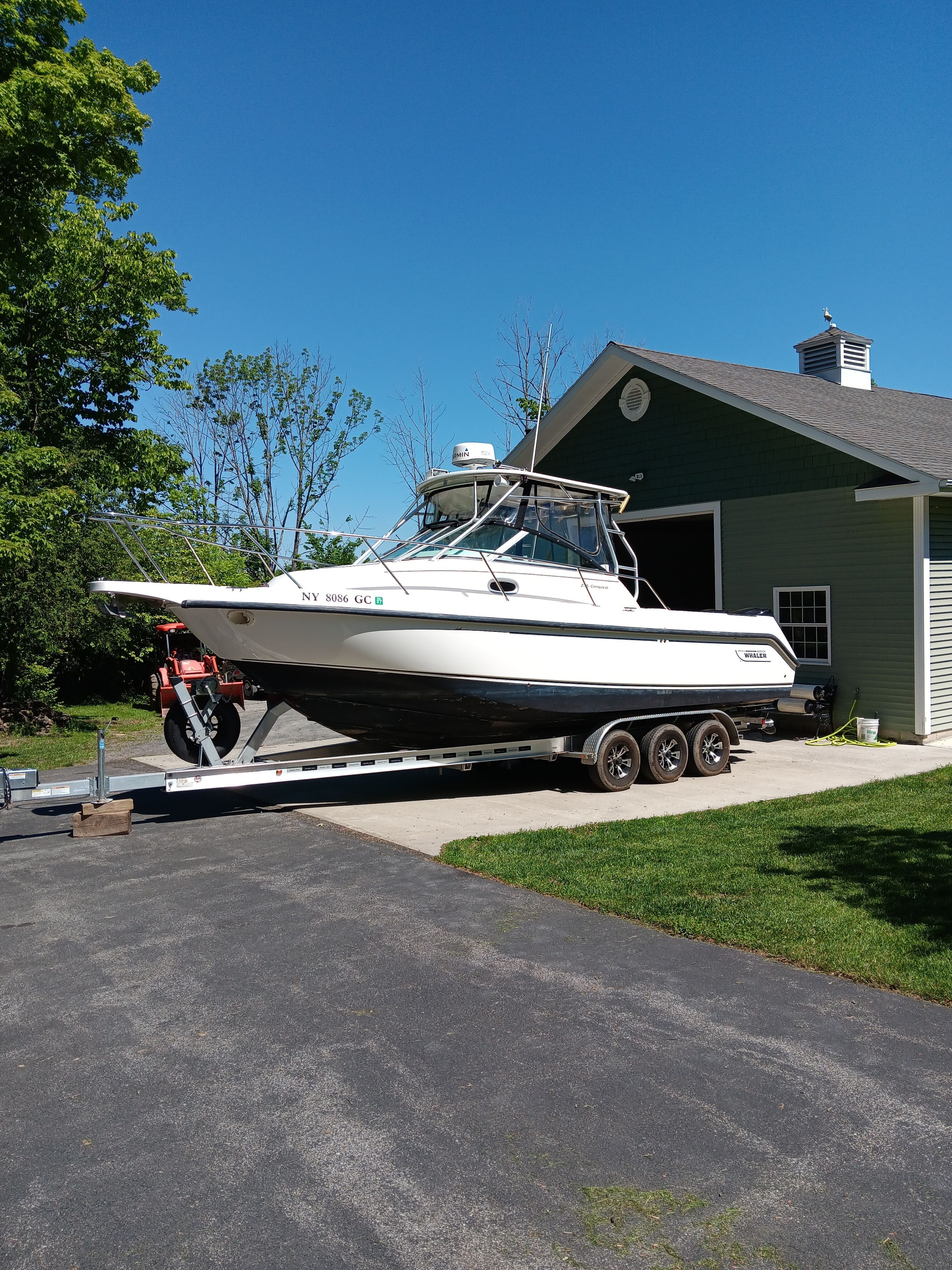 2004 Boston Whaler 275 Conquest