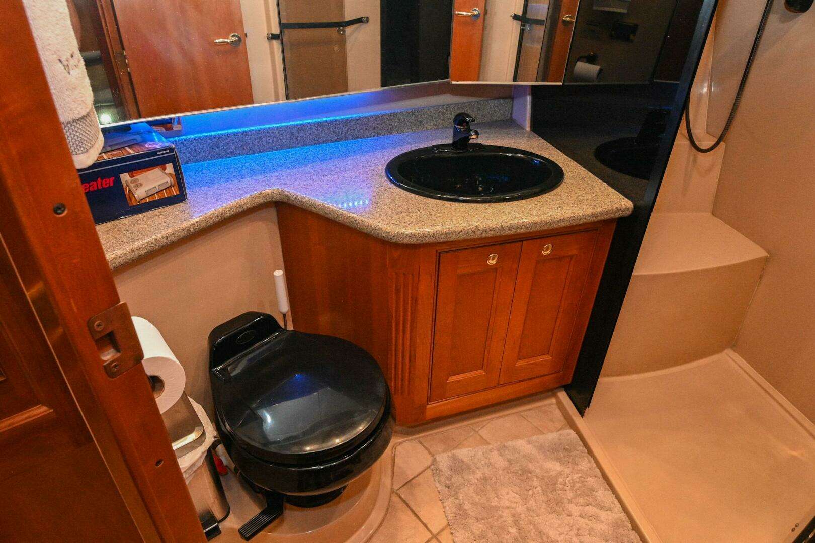2002 Cruisers Yachts 5000 Sedan Sport - Image 68